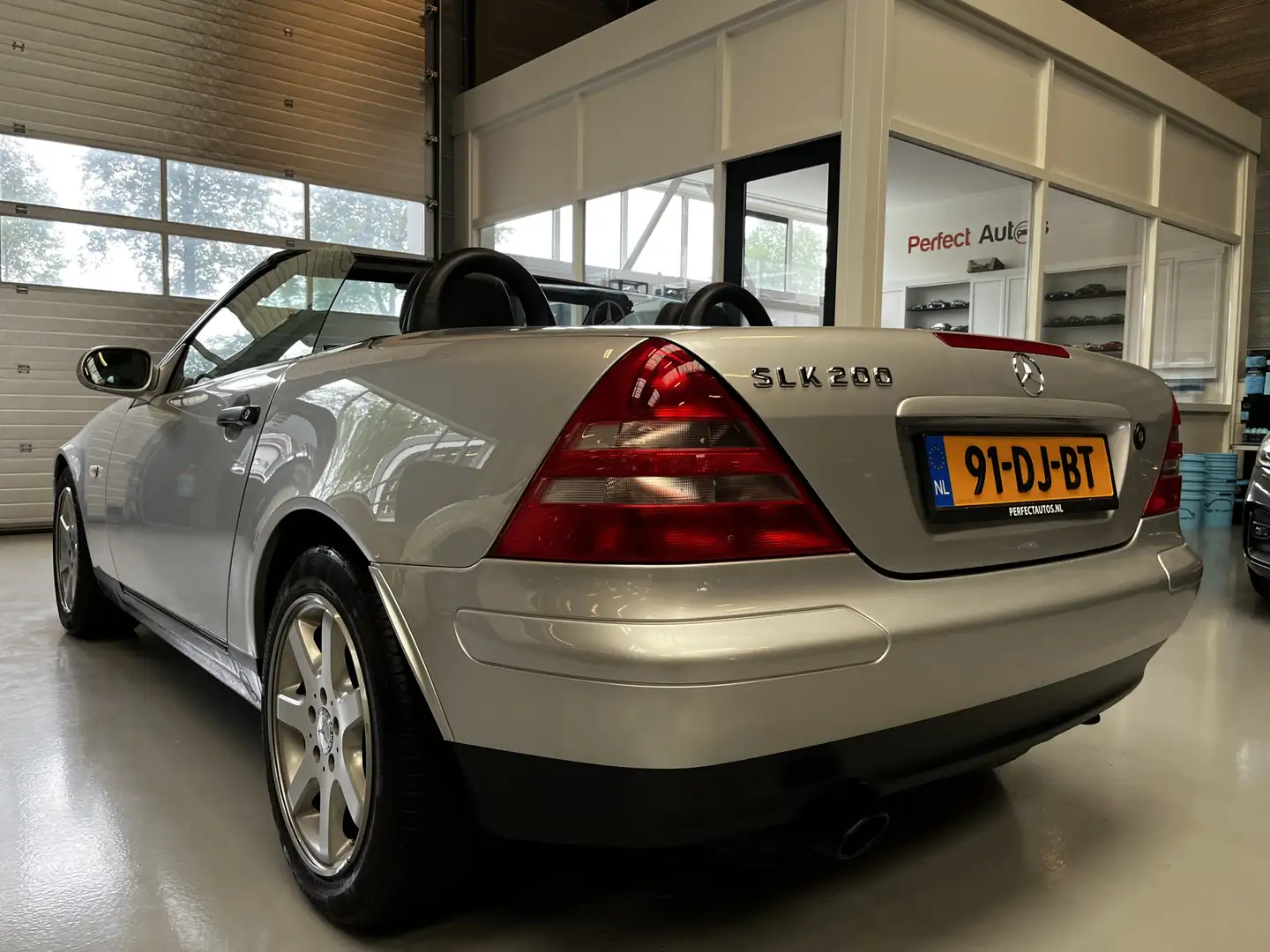 Mercedes-Benz SLK 200 Youngtimer, Leer Grijs - 2