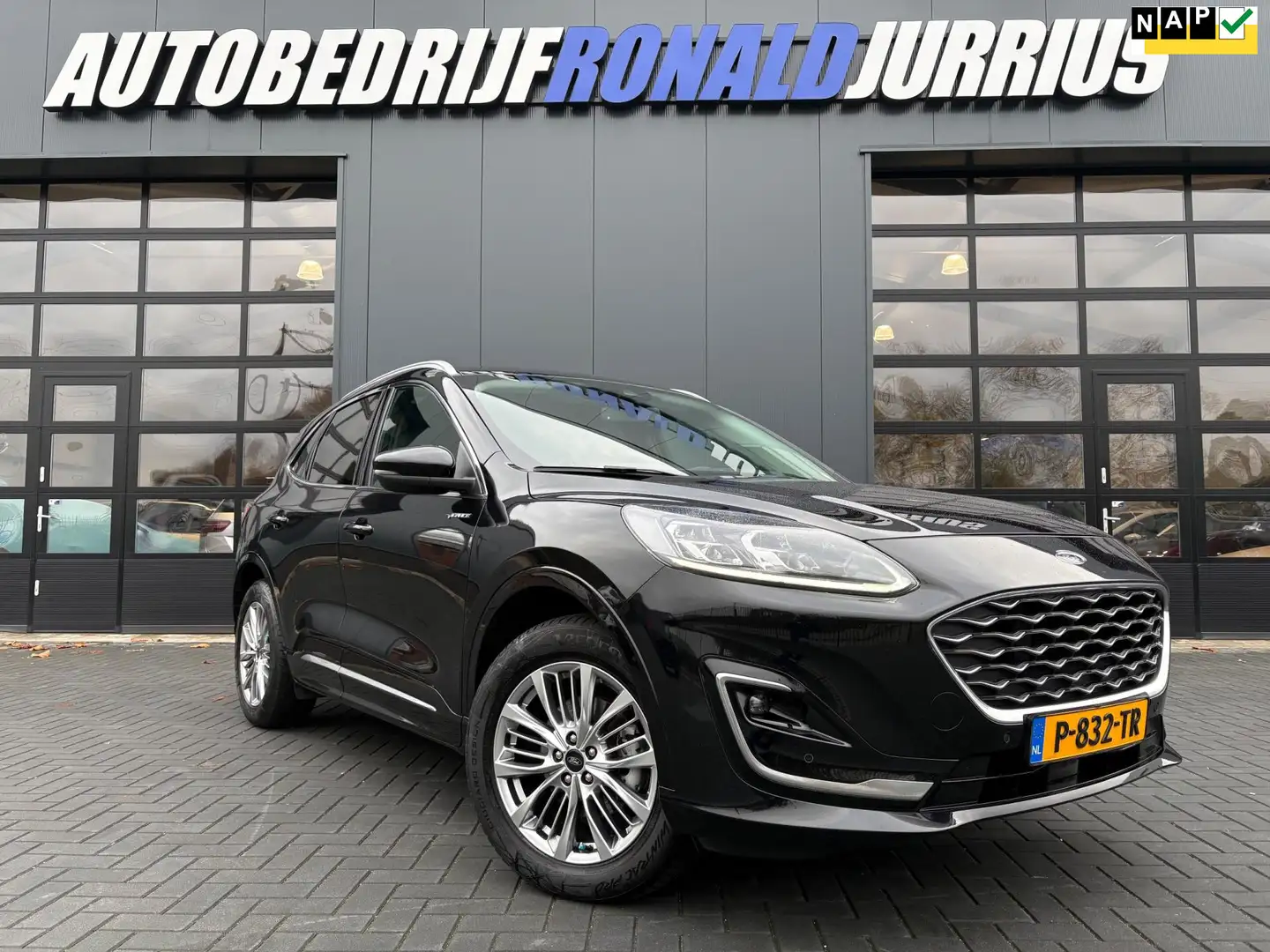 Ford Kuga 2.5 PHEV Vignale NL.Auto/Trekhaak/Leder/Full Optie Schwarz - 1