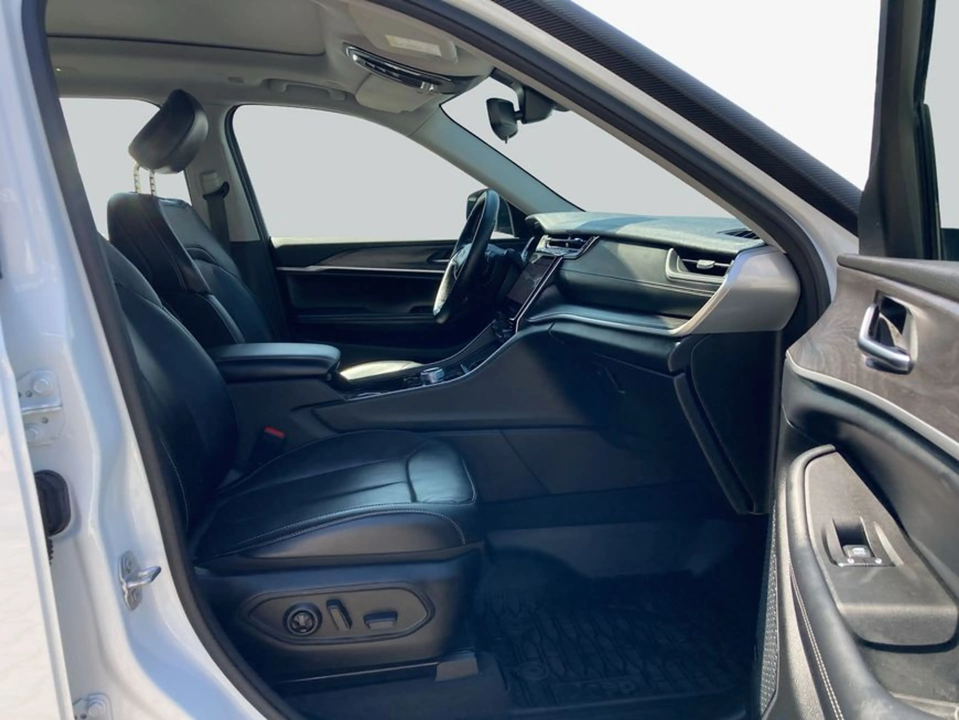 Jeep Grand Cherokee Limited Typ LEDER+NAVI+8-fach — photo 12