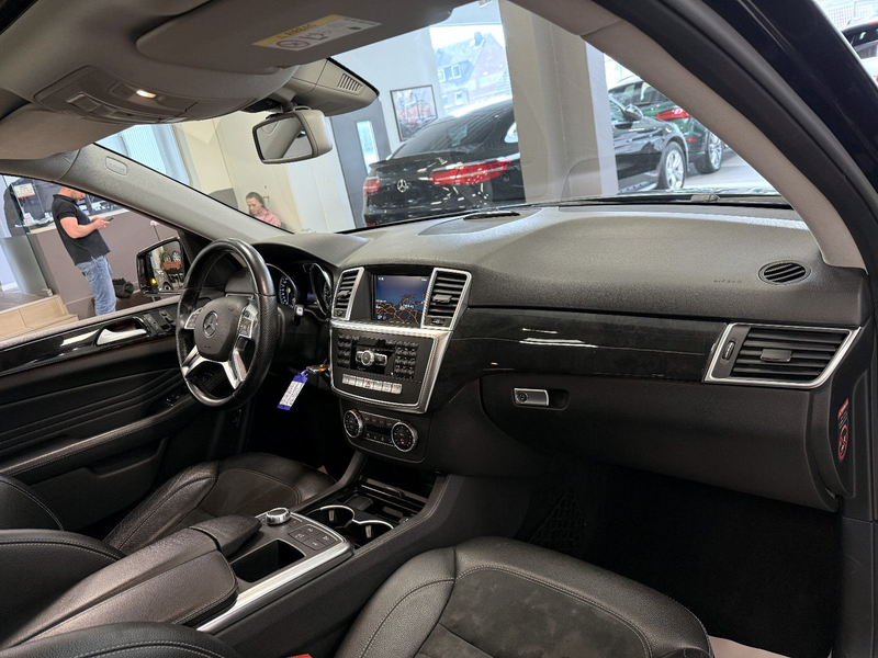 Mercedes-Benz ML 350 CDI BT *AMG*AHK*GlasSD*Airmatic*Kamera* — photo 11