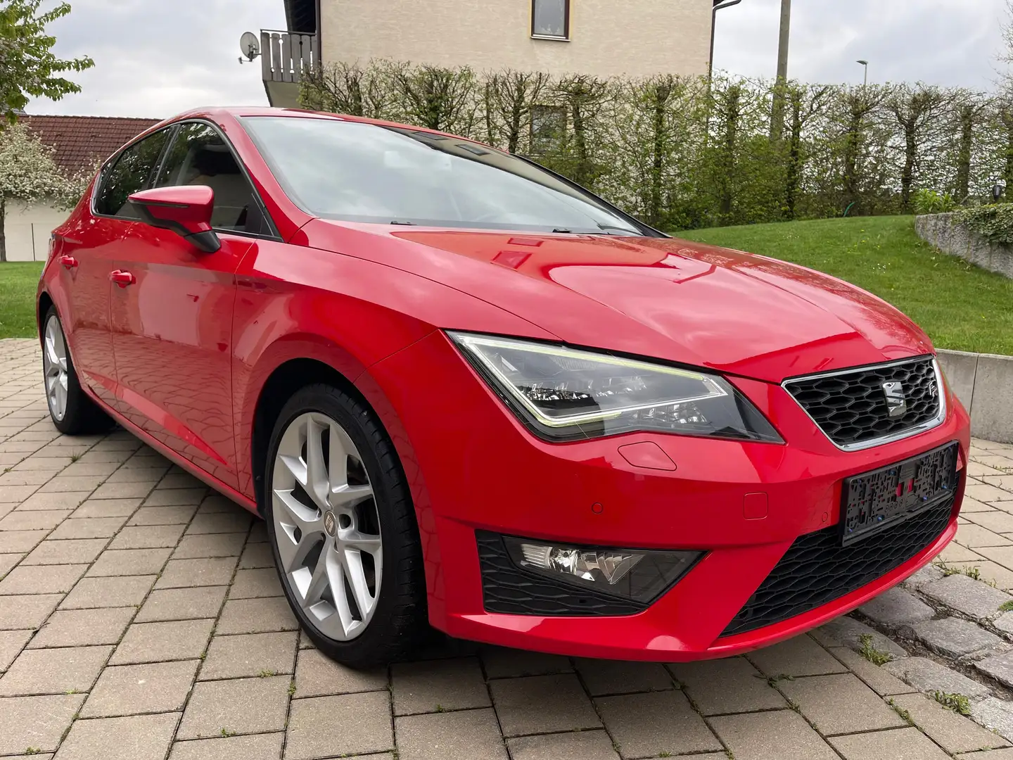 SEAT Leon Leon 1.8 TSI FR AHK Standheizung Soundsys Rot - 2