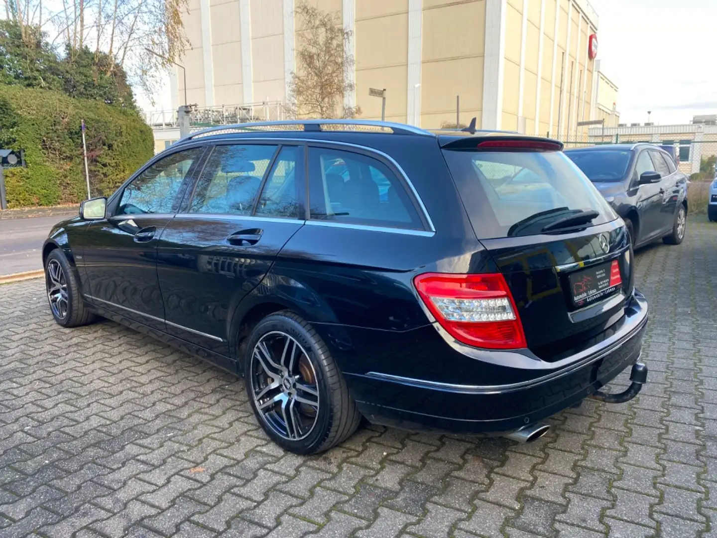 Mercedes-Benz C 280 T*Avantgarde*BI-Xenon*Leder*PTS v+h* Schwarz - 1