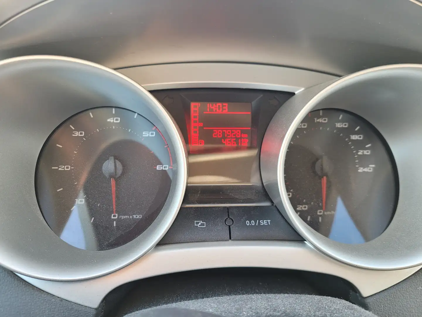 SEAT Ibiza Ibiza Reference 1,6 TDI CR DPF Reference Grau - 2