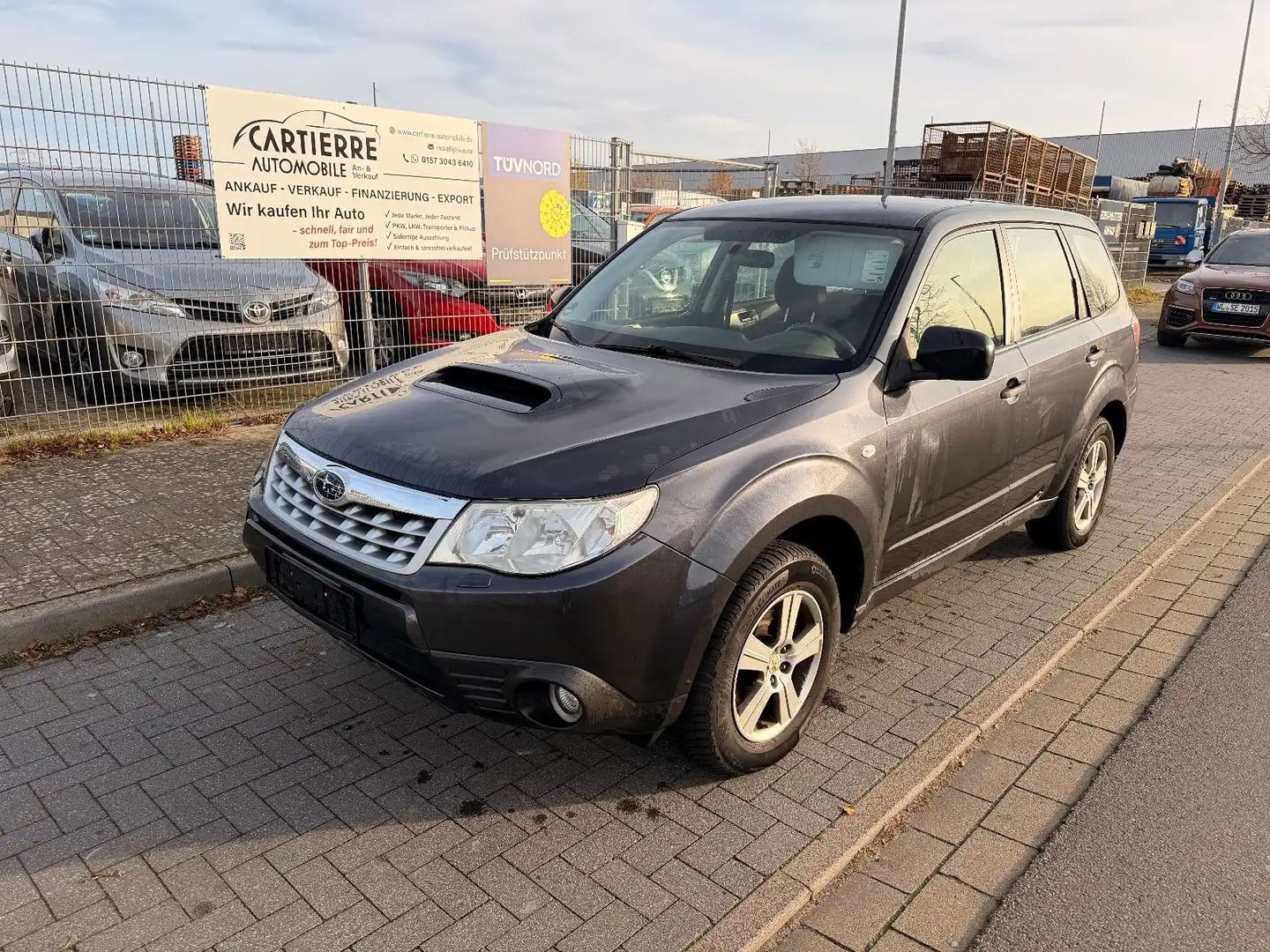 Subaru Forester Active *1.HAND*KLIMAAUTO*AHK*ALLRAD*AHK Grau - 1