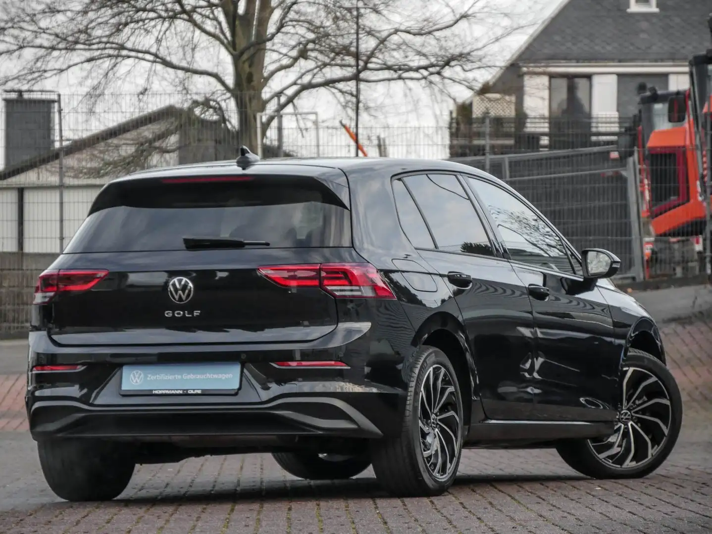 Volkswagen Golf VIII 2.0 TDI Life ACC DISC PRO KAMERA TRAVE Schwarz - 2