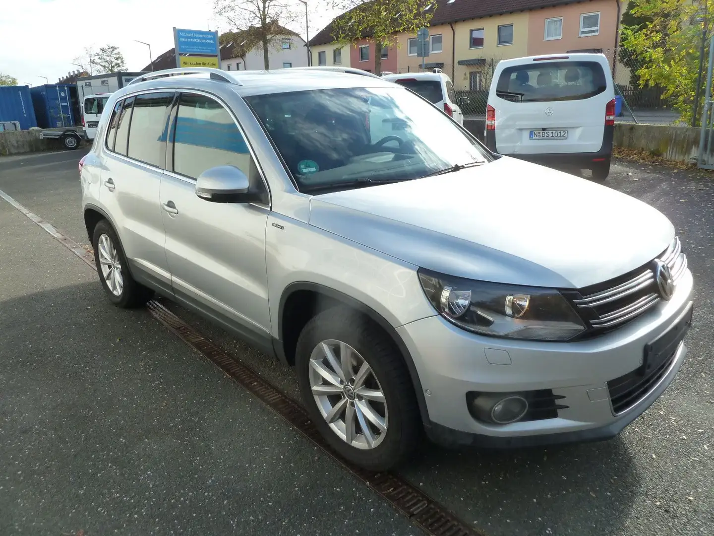 Volkswagen Tiguan Lounge Sport & Style 4Motion Silber - 1