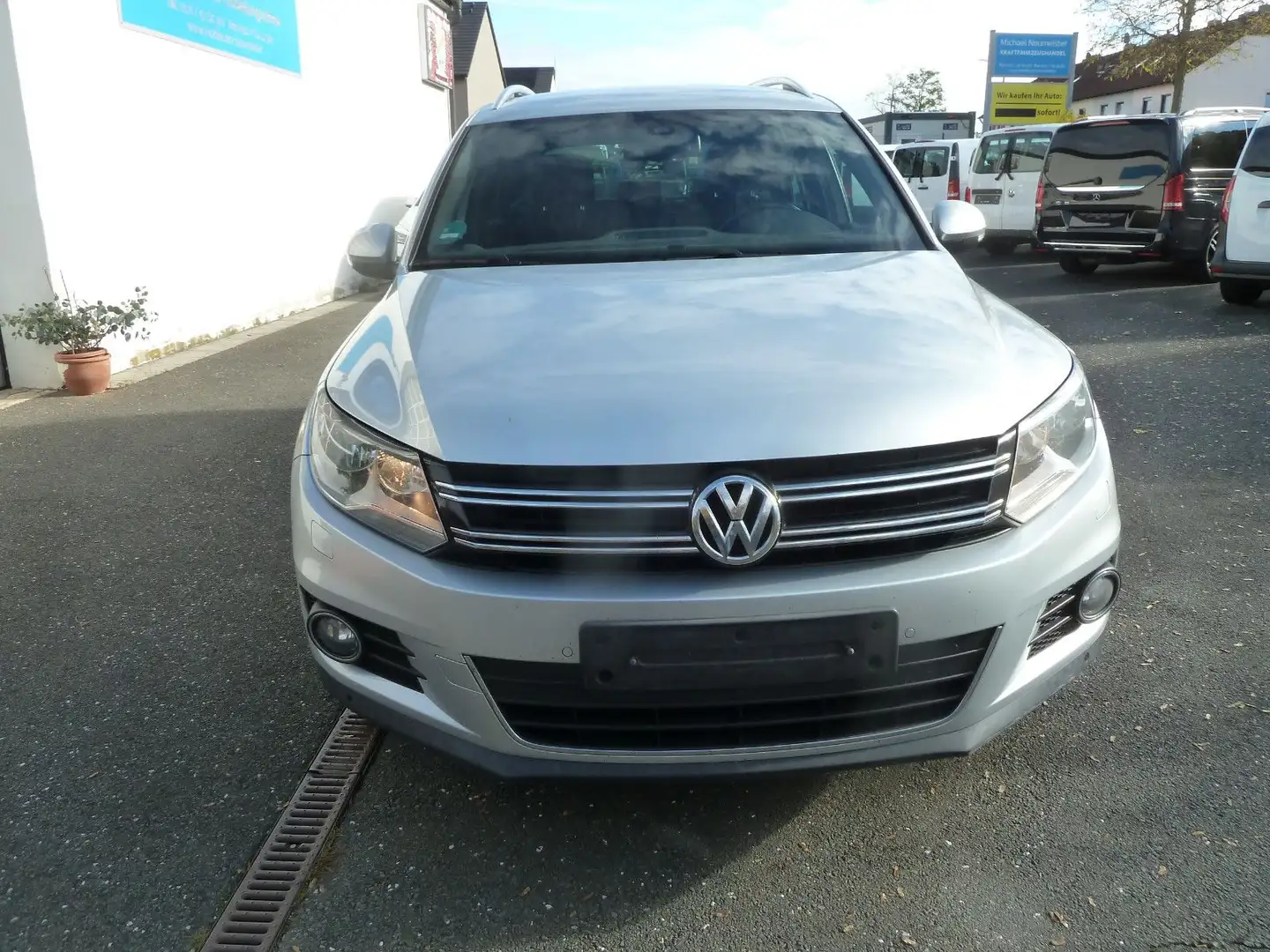 Volkswagen Tiguan Lounge Sport & Style 4Motion Silber - 2