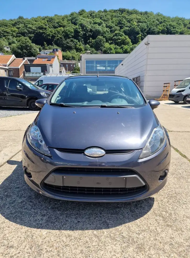 Ford Fiesta Fiesta 1.6 TDCi Trend DPF // Prete a immatriculer Grijs - 2