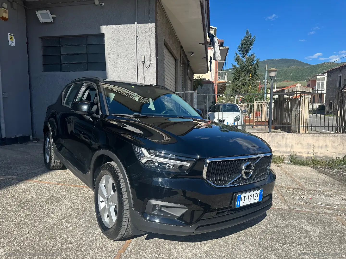 Volvo XC40 D3 Business Noir - 1
