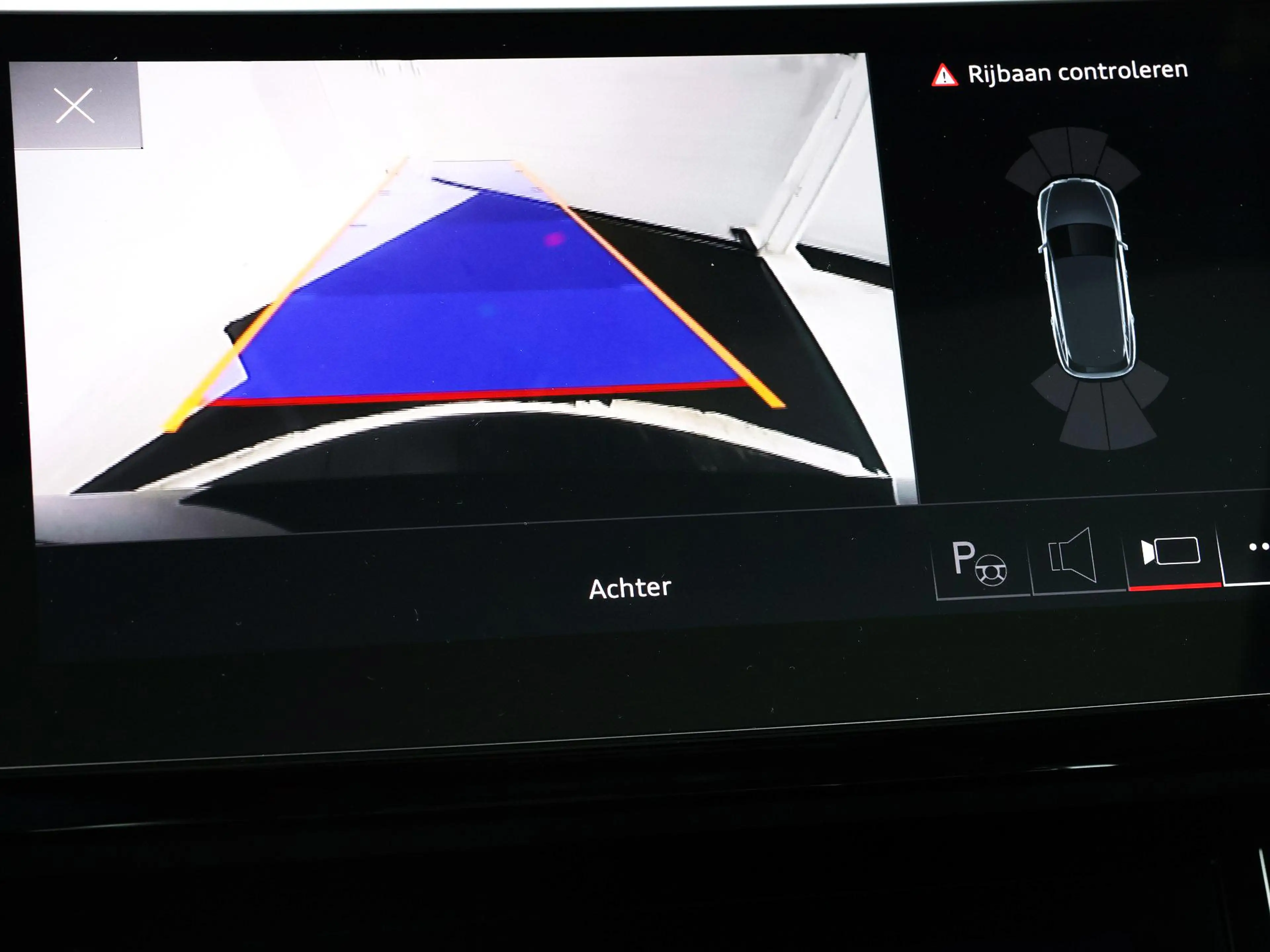 Audi e-tron 55 quattro S edition 95 kWh 408pk SOH 95,1 % · Pan — photo 7