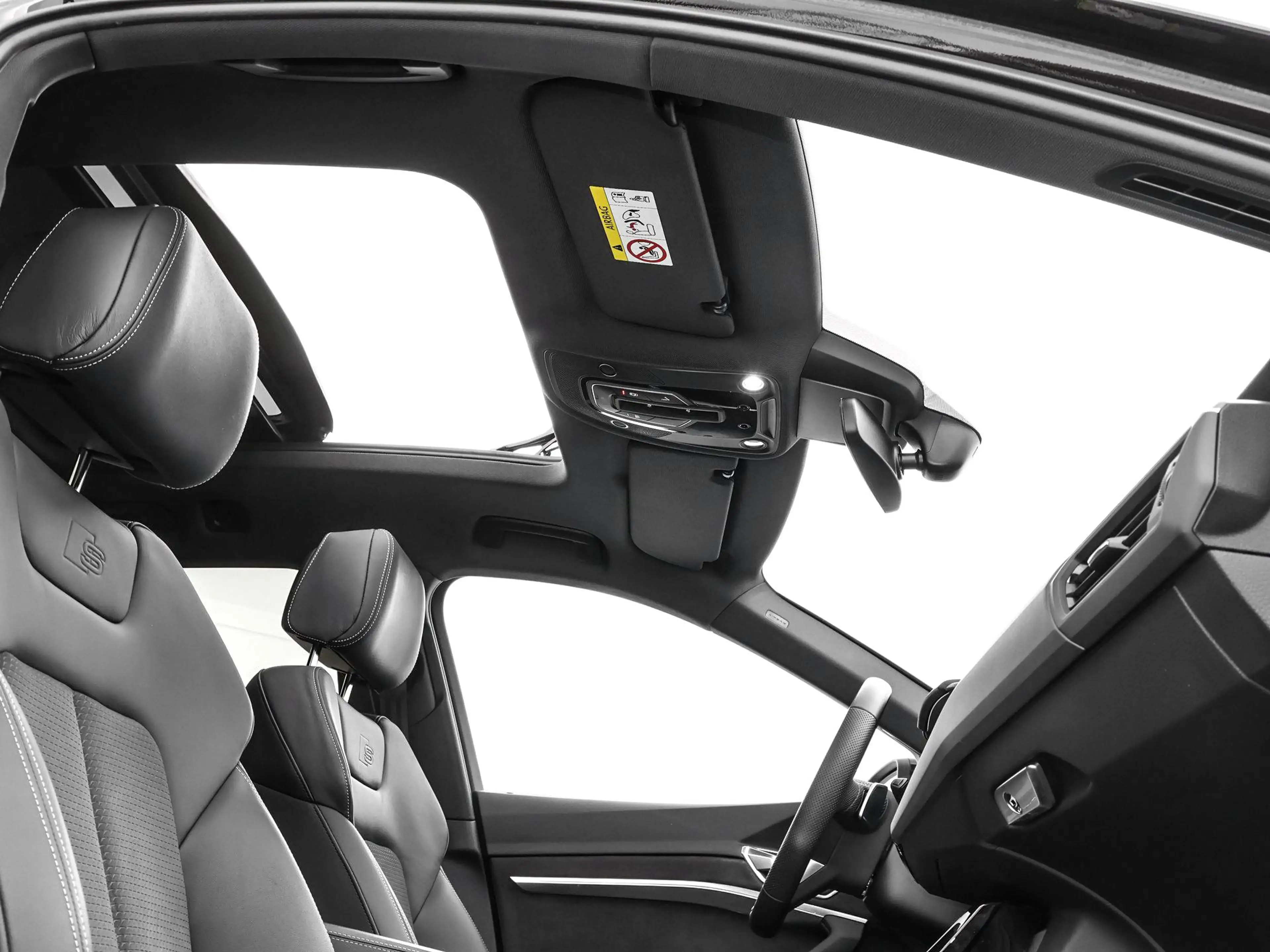 Audi e-tron 55 quattro S edition 95 kWh 408pk SOH 95,1 % · Pan — photo 13