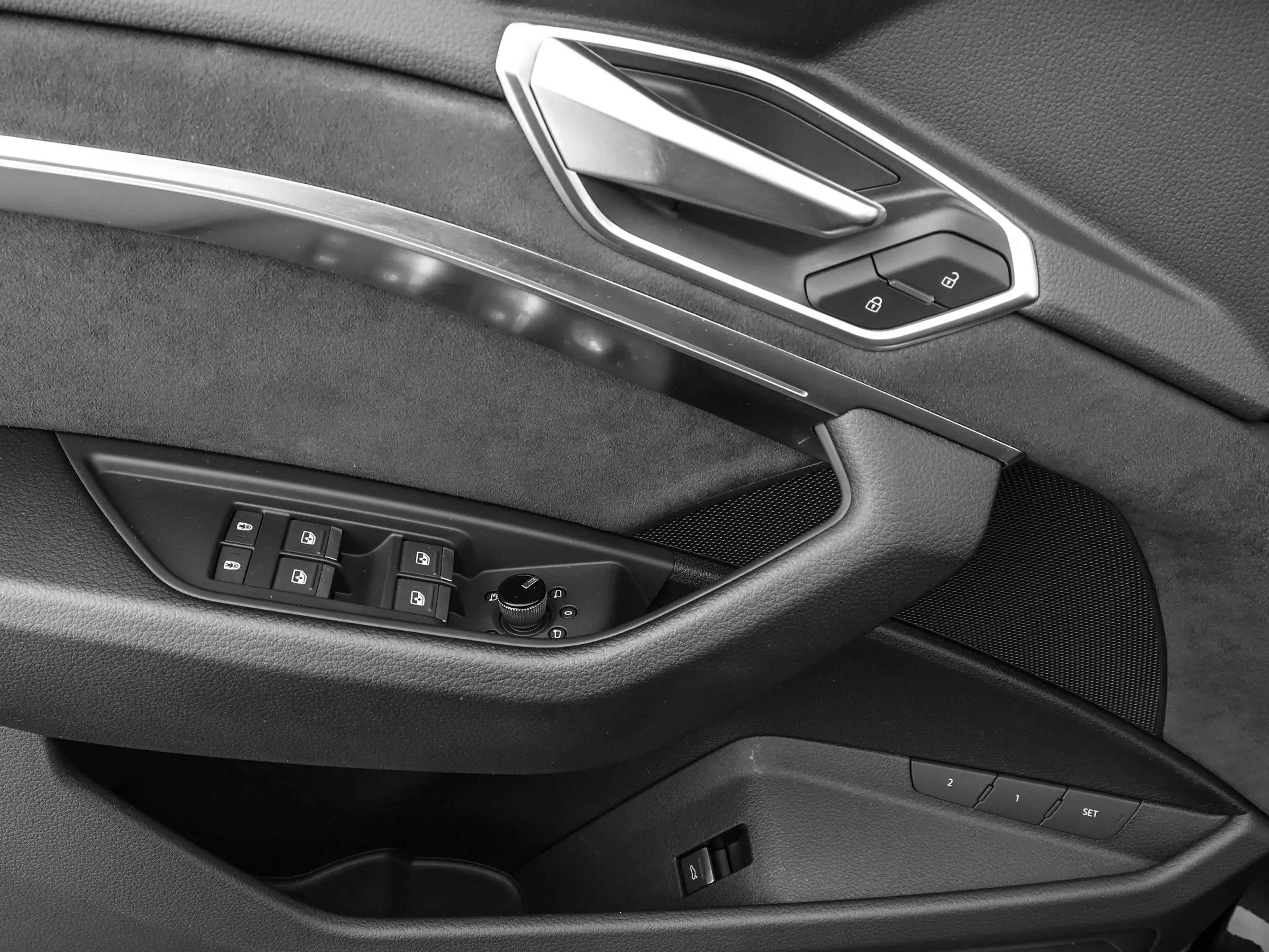 Audi e-tron 55 quattro S edition 95 kWh 408pk SOH 95,1 % · Pan — photo 14