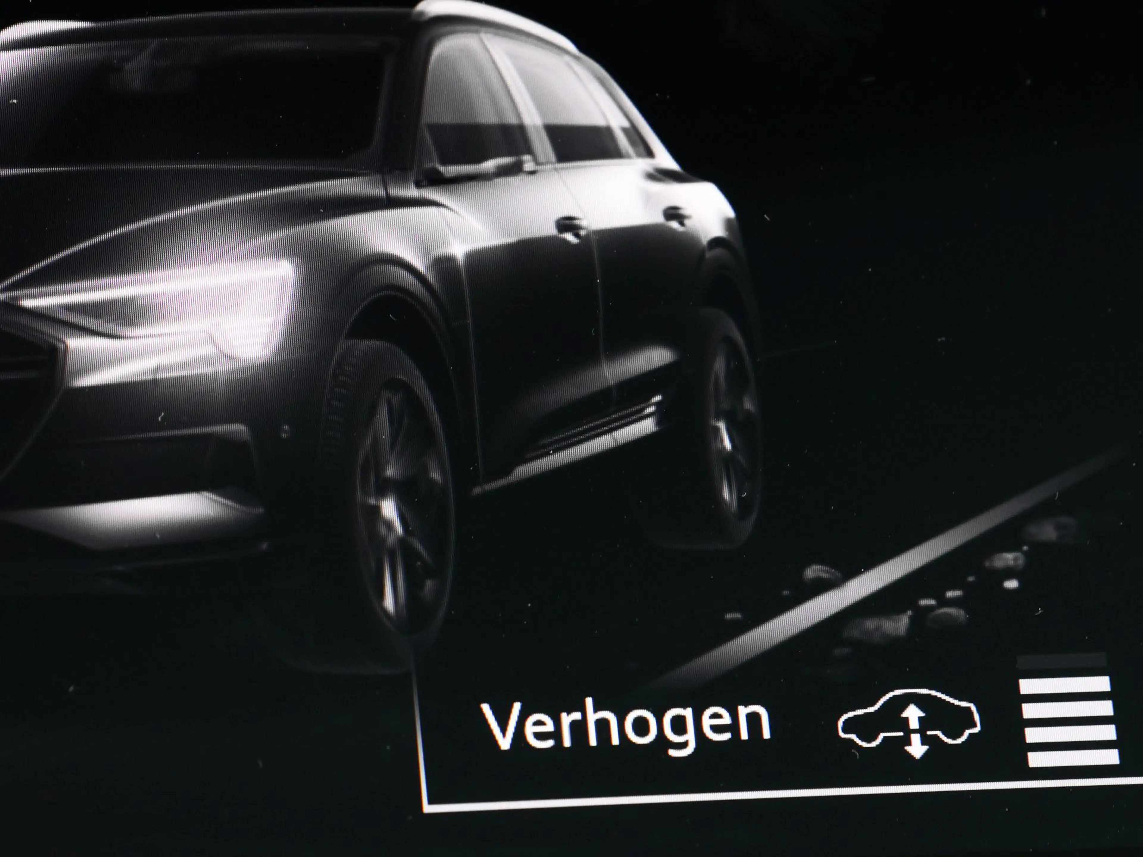 Audi e-tron 55 quattro S edition 95 kWh 408pk SOH 95,1 % · Pan — photo 10