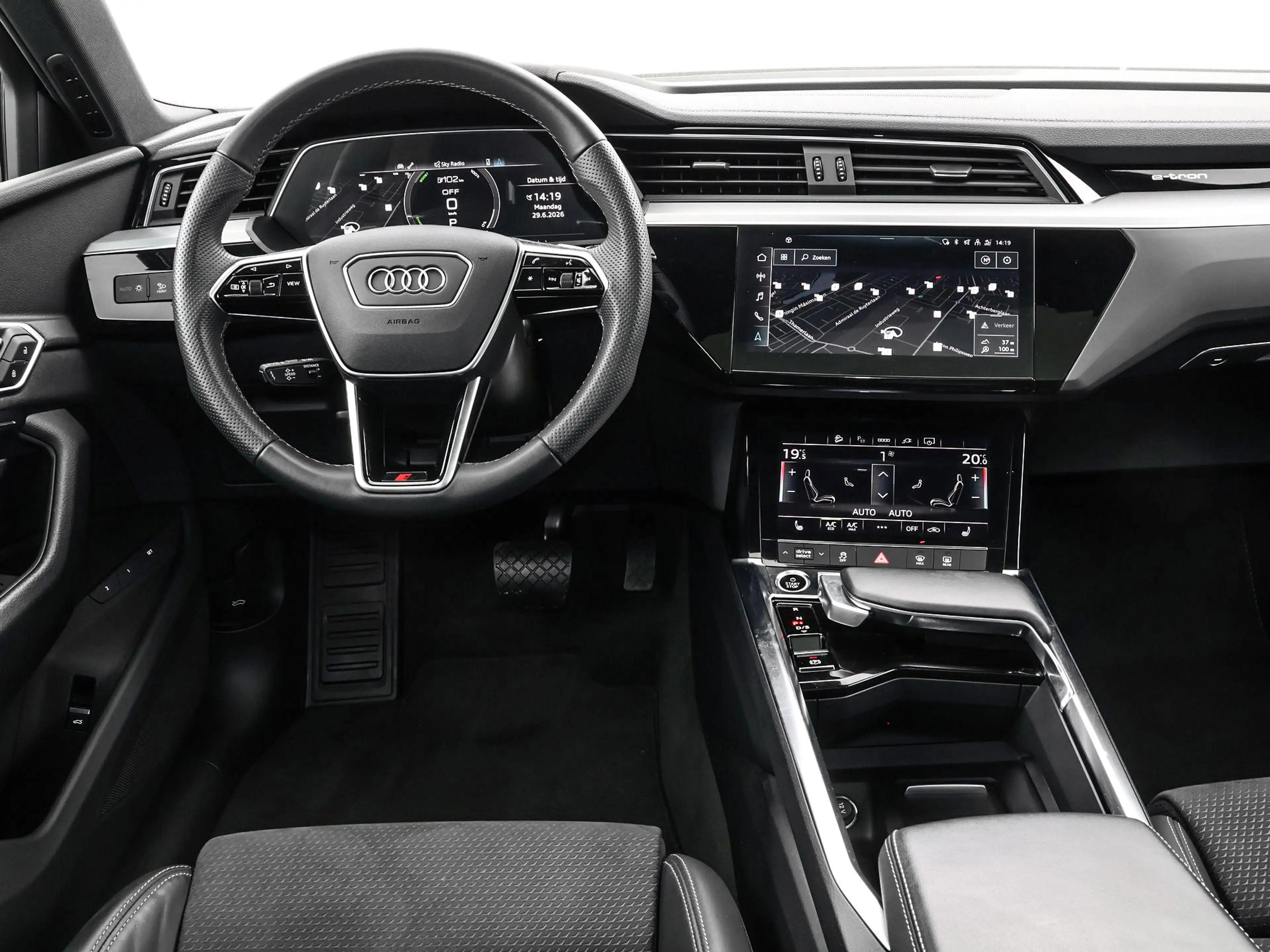 Audi e-tron 55 quattro S edition 95 kWh 408pk SOH 95,1 % · Pan — photo 3