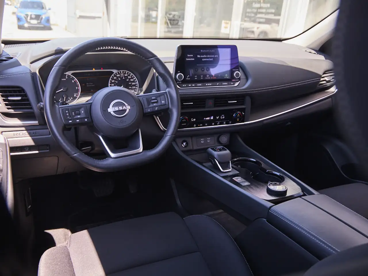 Nissan Rogue снимка Nissan Rogue