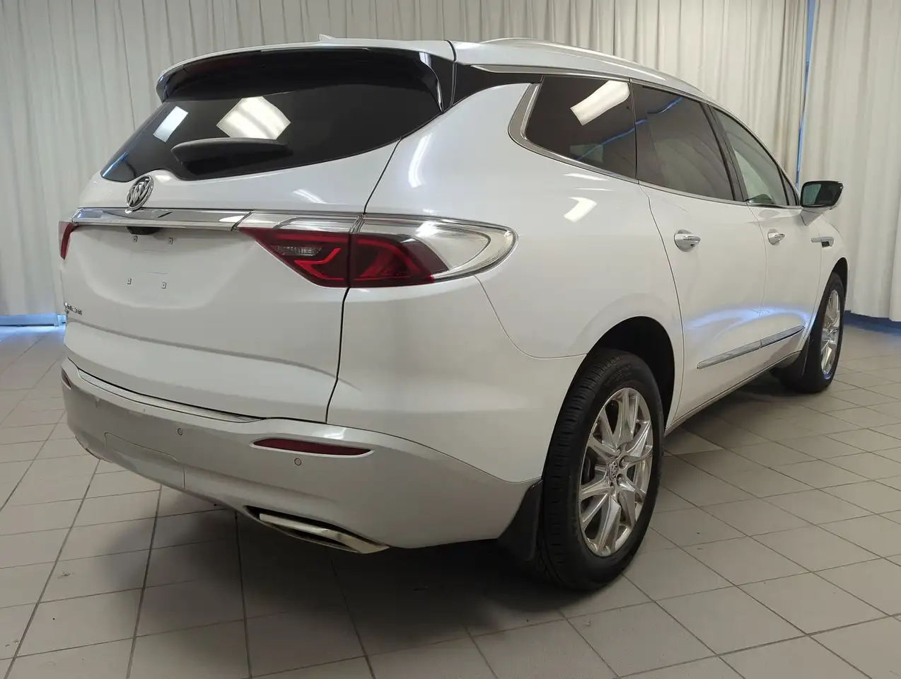 Buick Enclave снимка Buick Enclave