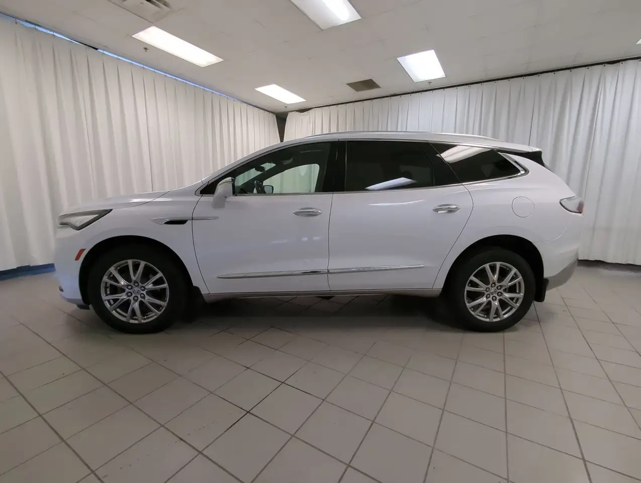 Buick Enclave снимка Buick Enclave