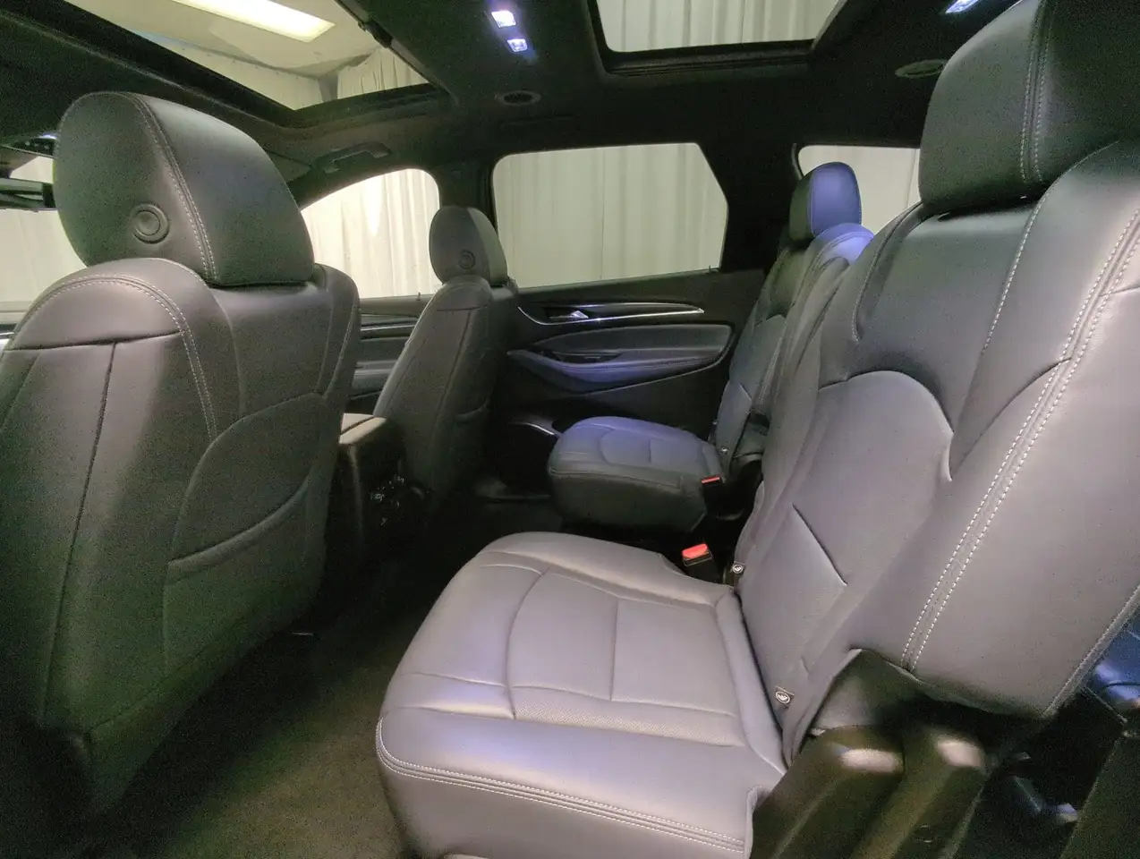 Buick Enclave снимка Buick Enclave