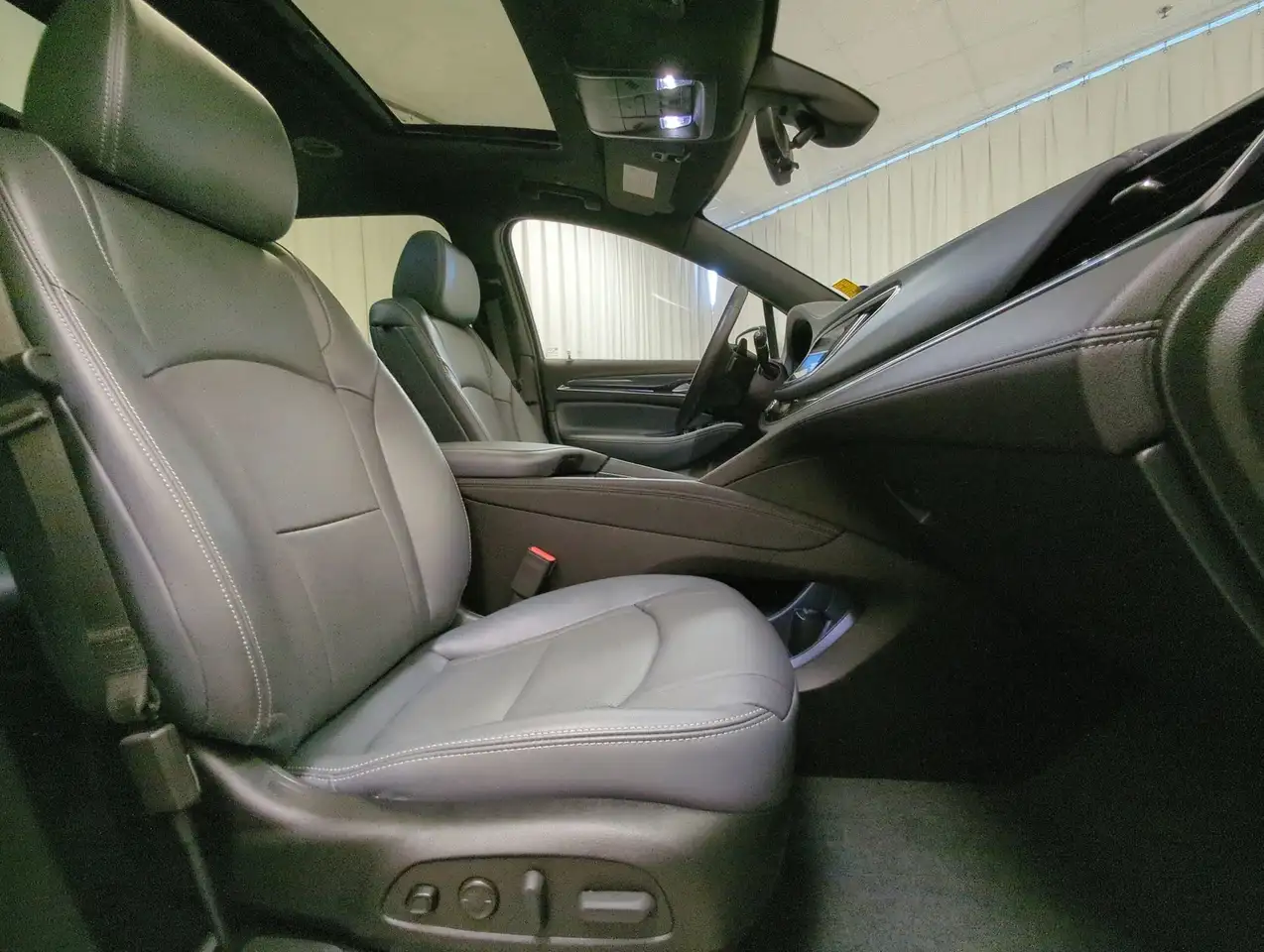 Buick Enclave снимка Buick Enclave