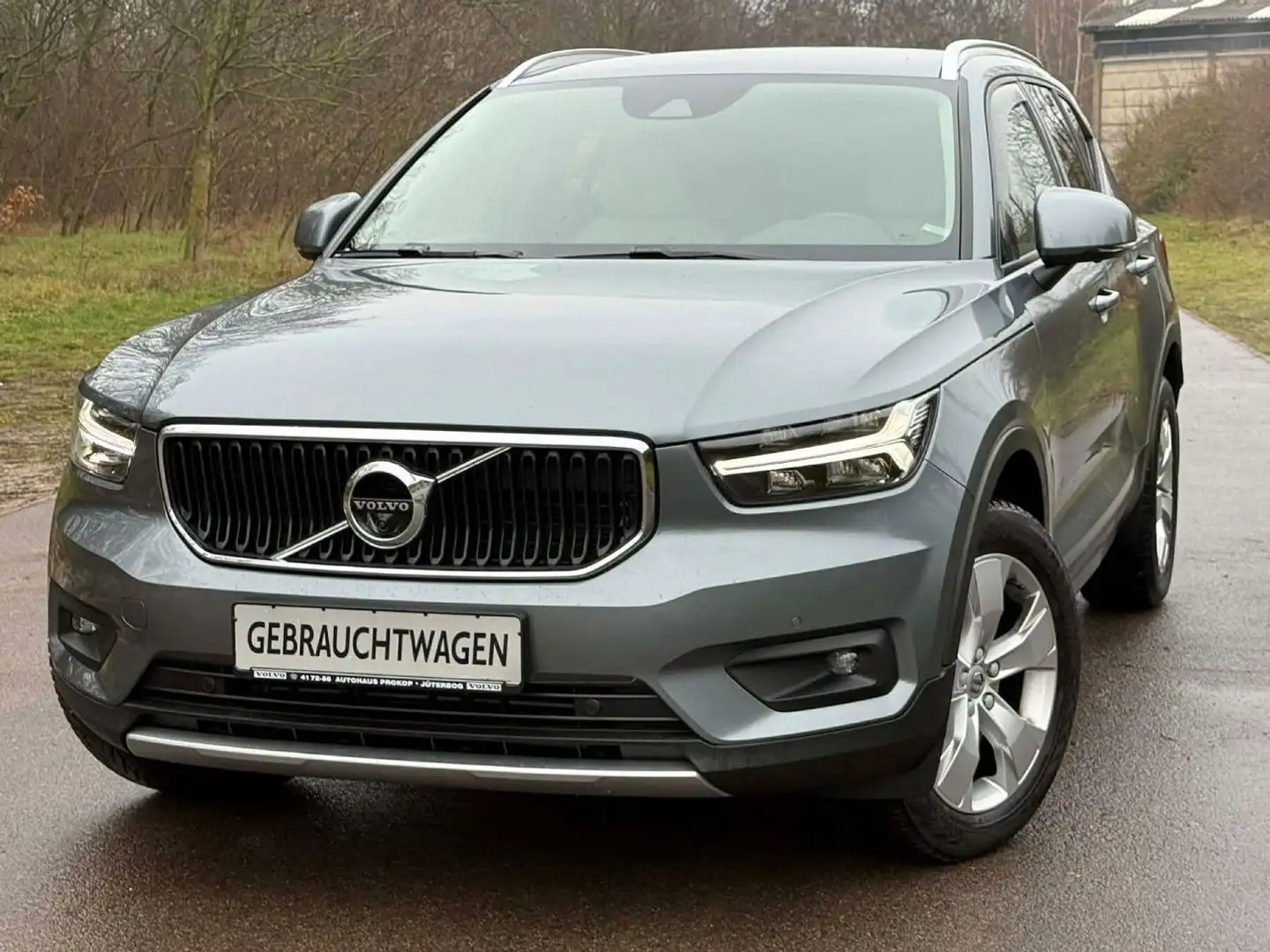Volvo XC40 *Momentum*T4*AWD*360Grad*Connect*LED*SHZ* Grau - 1