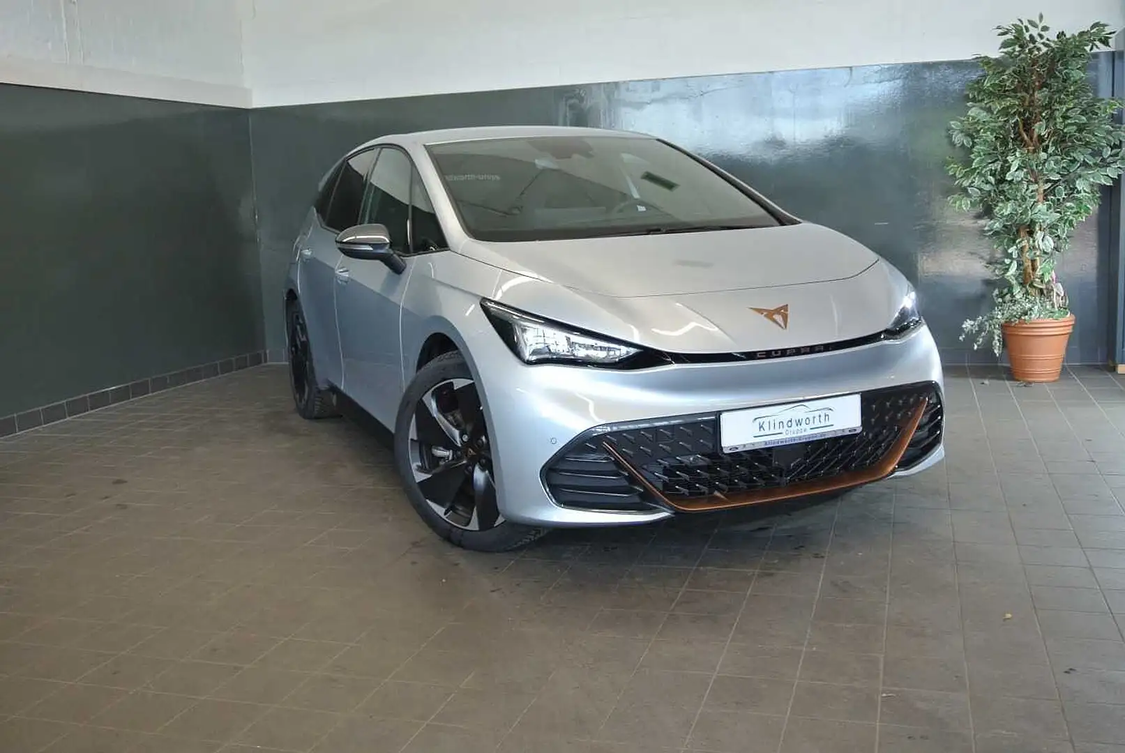 CUPRA Born 170kW/82kWh +GJR+Navi 12,9'+5J/150TKM Argintiu - 2