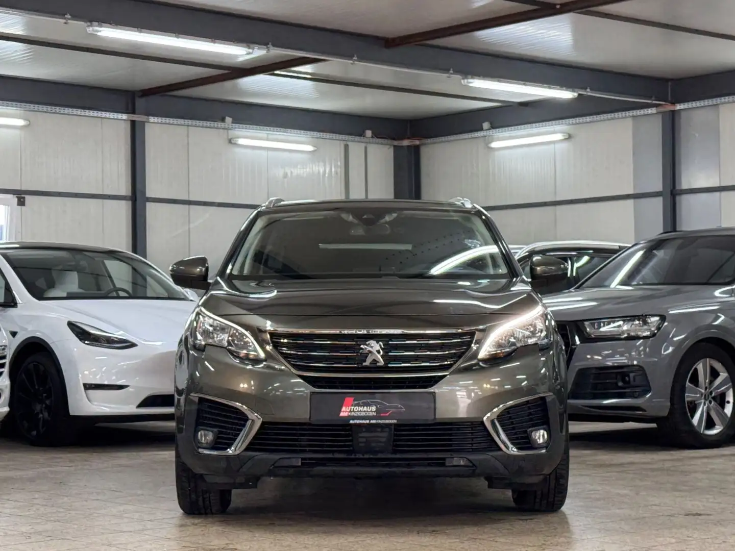 Peugeot 5008 ACTIVE BUSINESS*7SITZ*AHK*DAB*APPS*LANE*1H Grau - 2