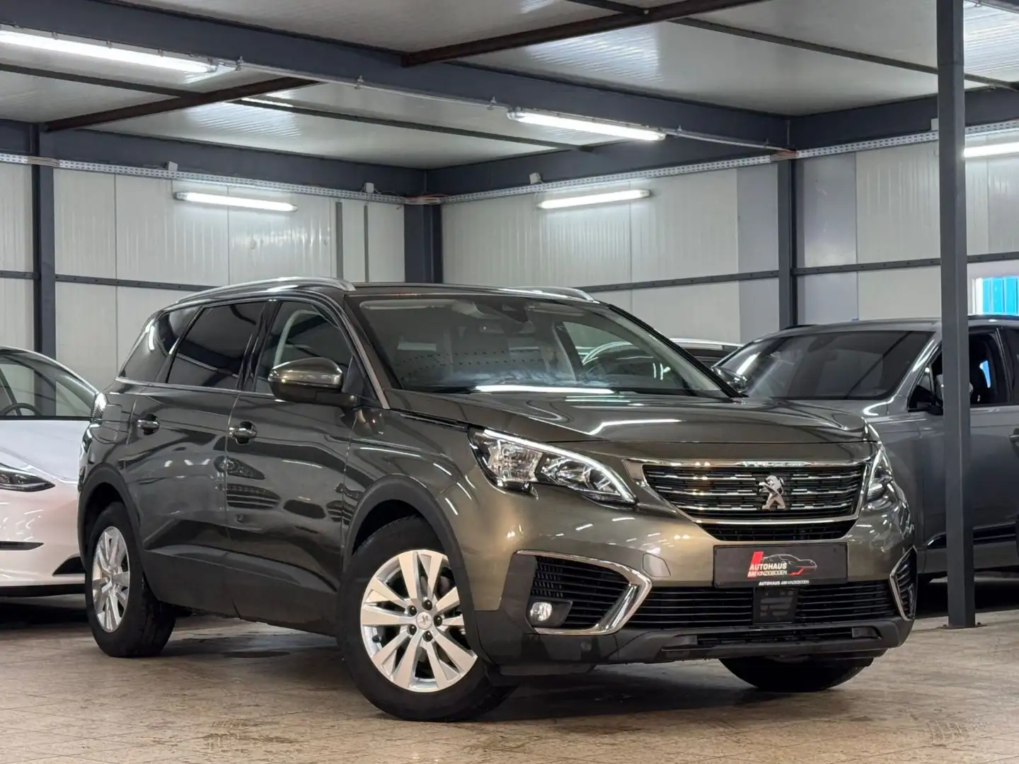 Peugeot 5008 ACTIVE BUSINESS*7SITZ*AHK*DAB*APPS*LANE*1H Grau - 1