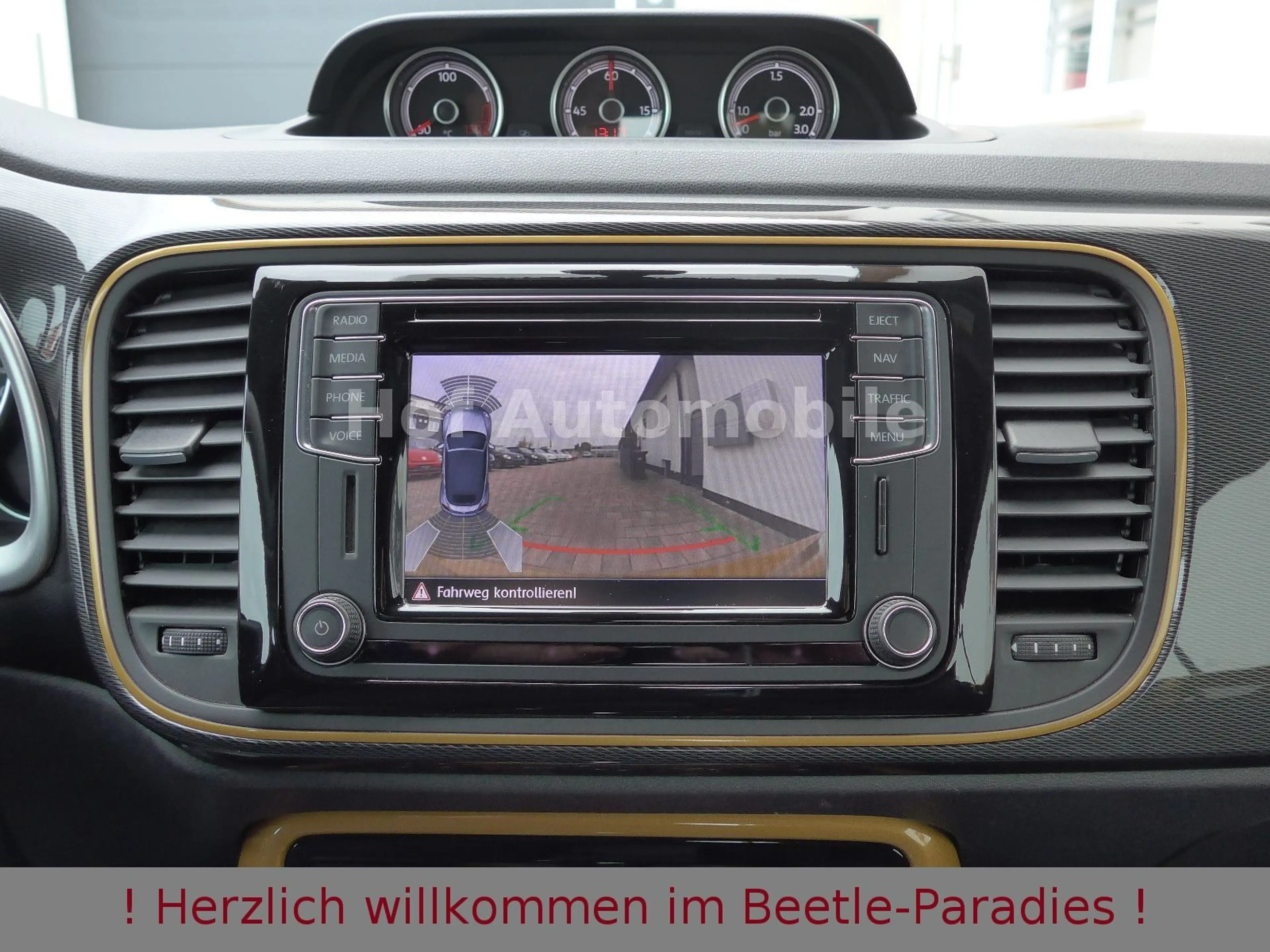 Volkswagen Beetle 1.4TSI DSG R-Line Fender Kamera Color4Me — photo 13
