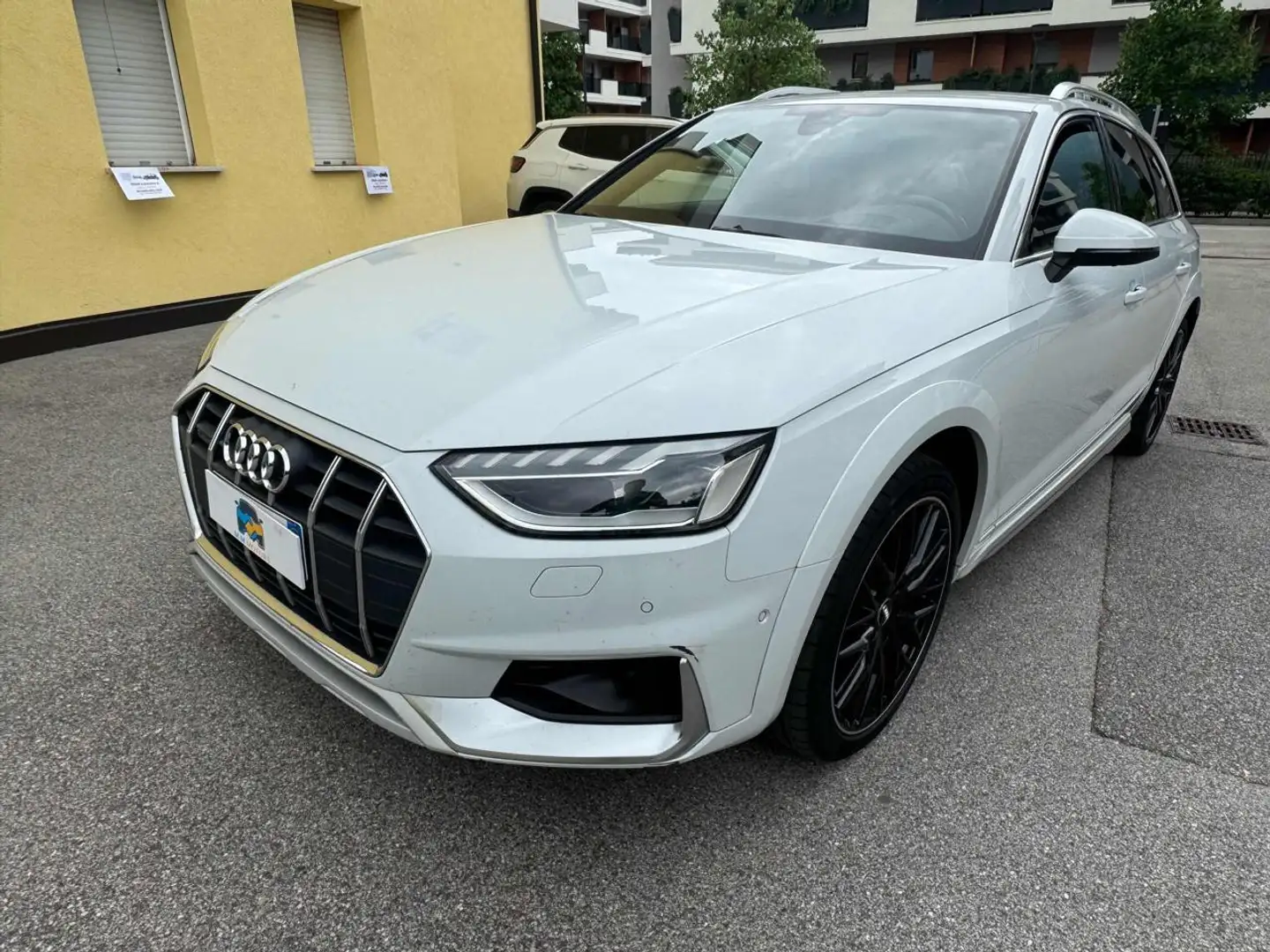 Audi A4 allroad 40 TDI 204 CV S tronic Business Evolution Bianco - 2