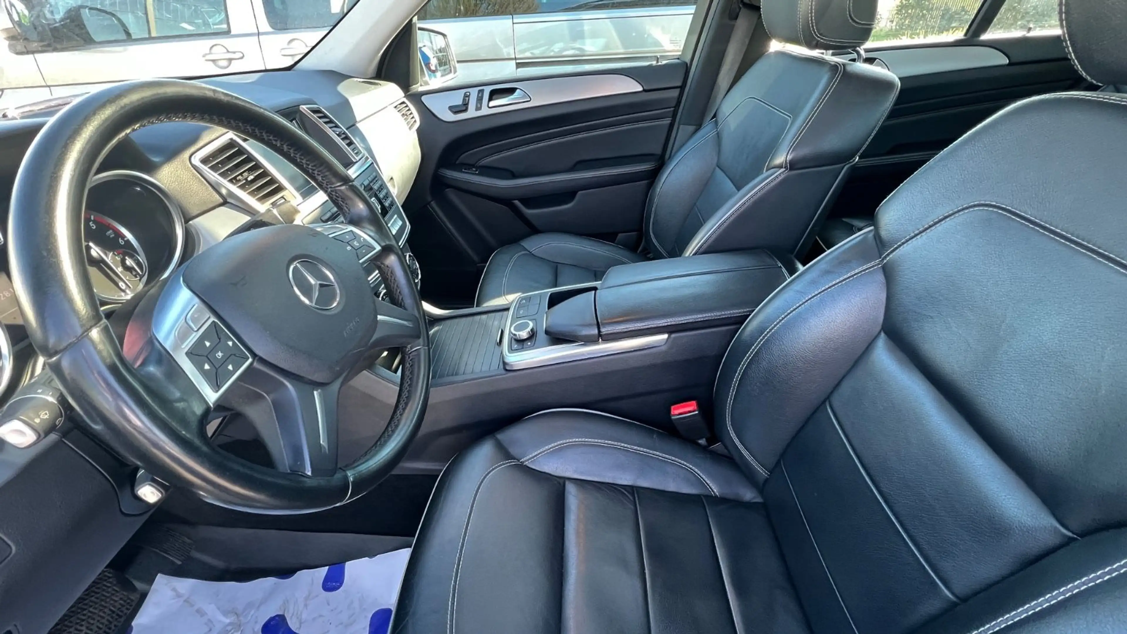 Mercedes-Benz ML 350 CDI BlueTec 4-Matic — photo 8