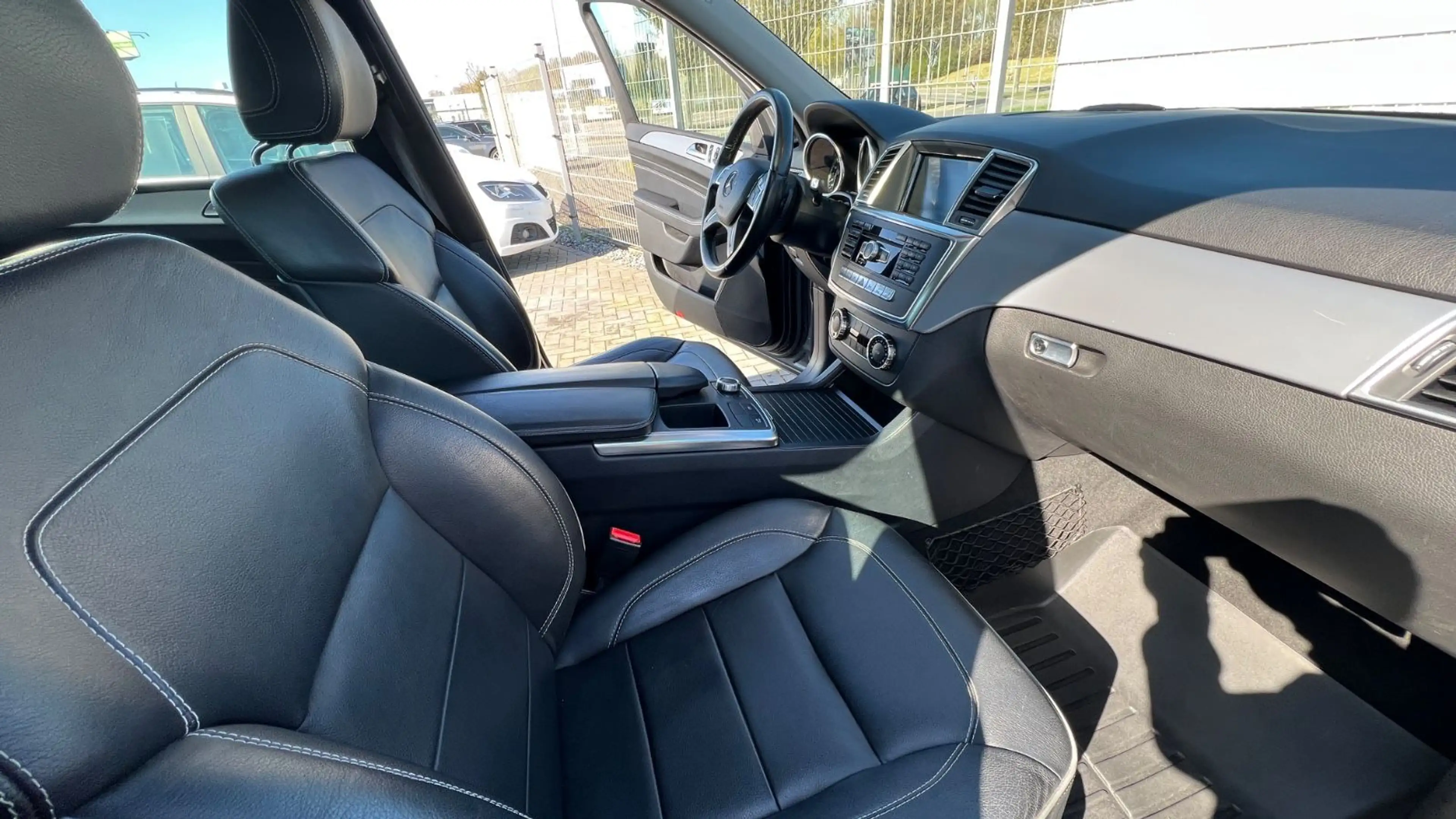 Mercedes-Benz ML 350 CDI BlueTec 4-Matic — photo 9