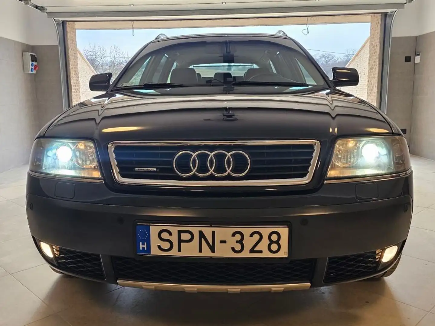 Audi A6 allroad A6 Allroad quattro tiptronic 2,5 TDI Černá - 2