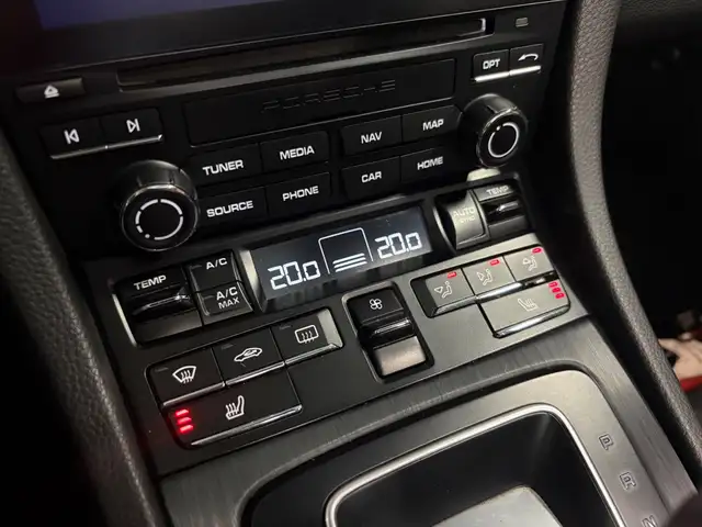 Porsche 911 view 15