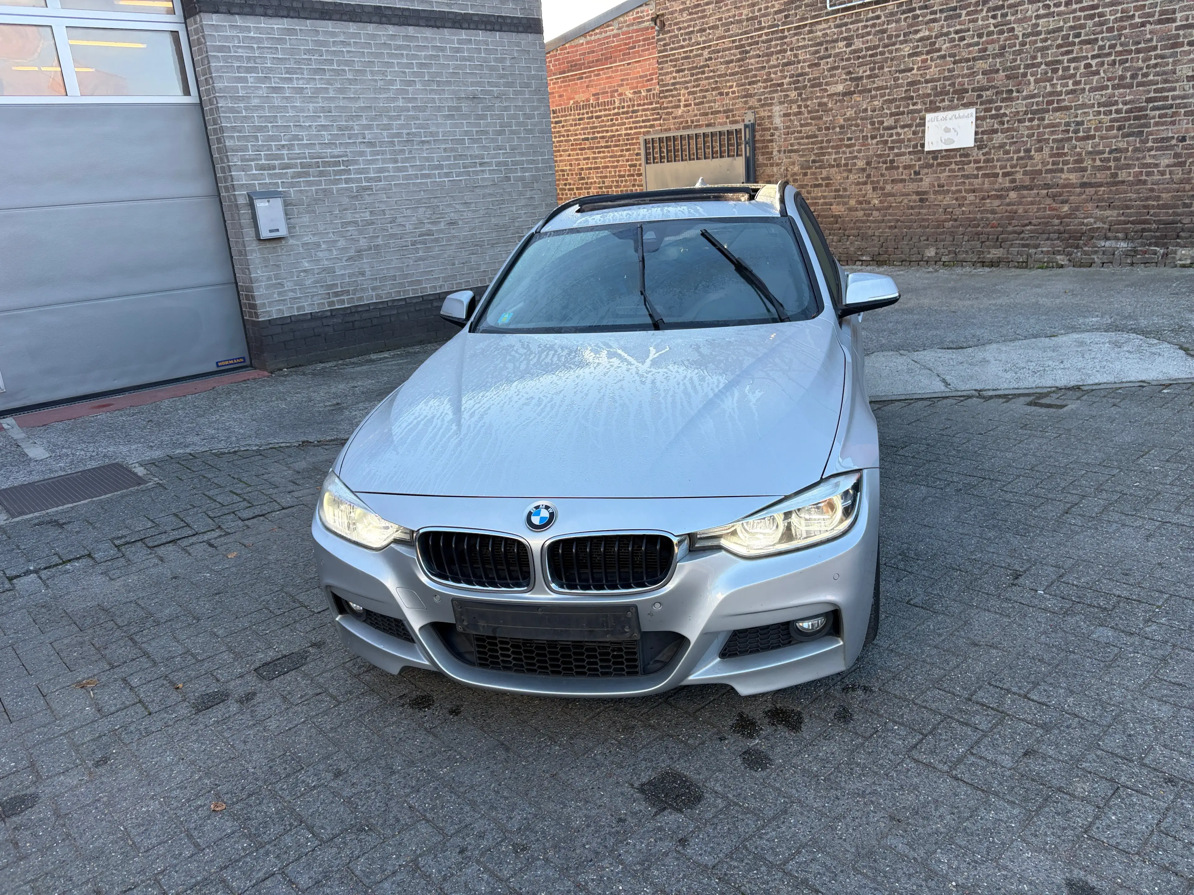 BMW 318 Touring 318 dA pack m — photo 6