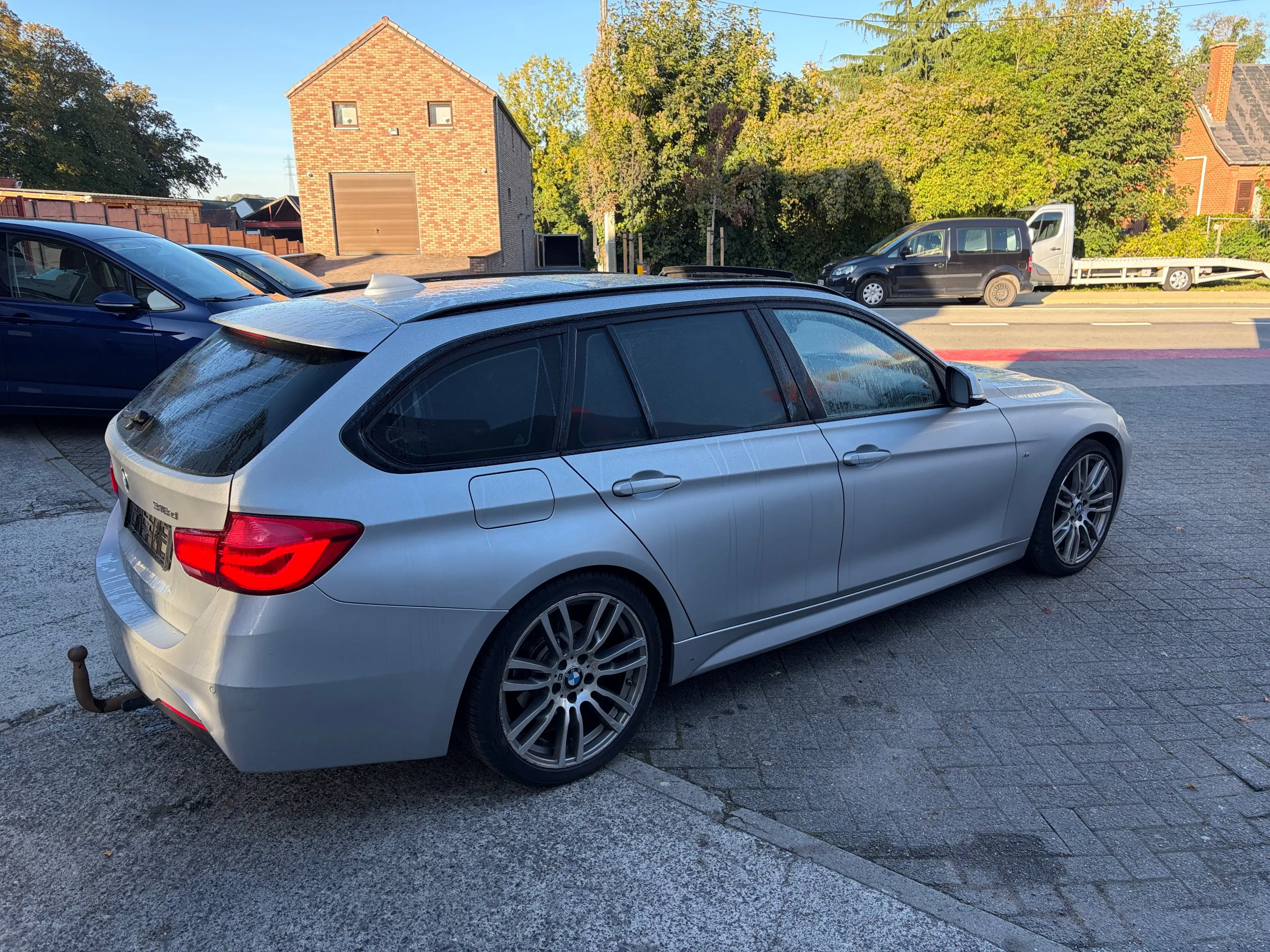 BMW 318 Touring 318 dA pack m — photo 4