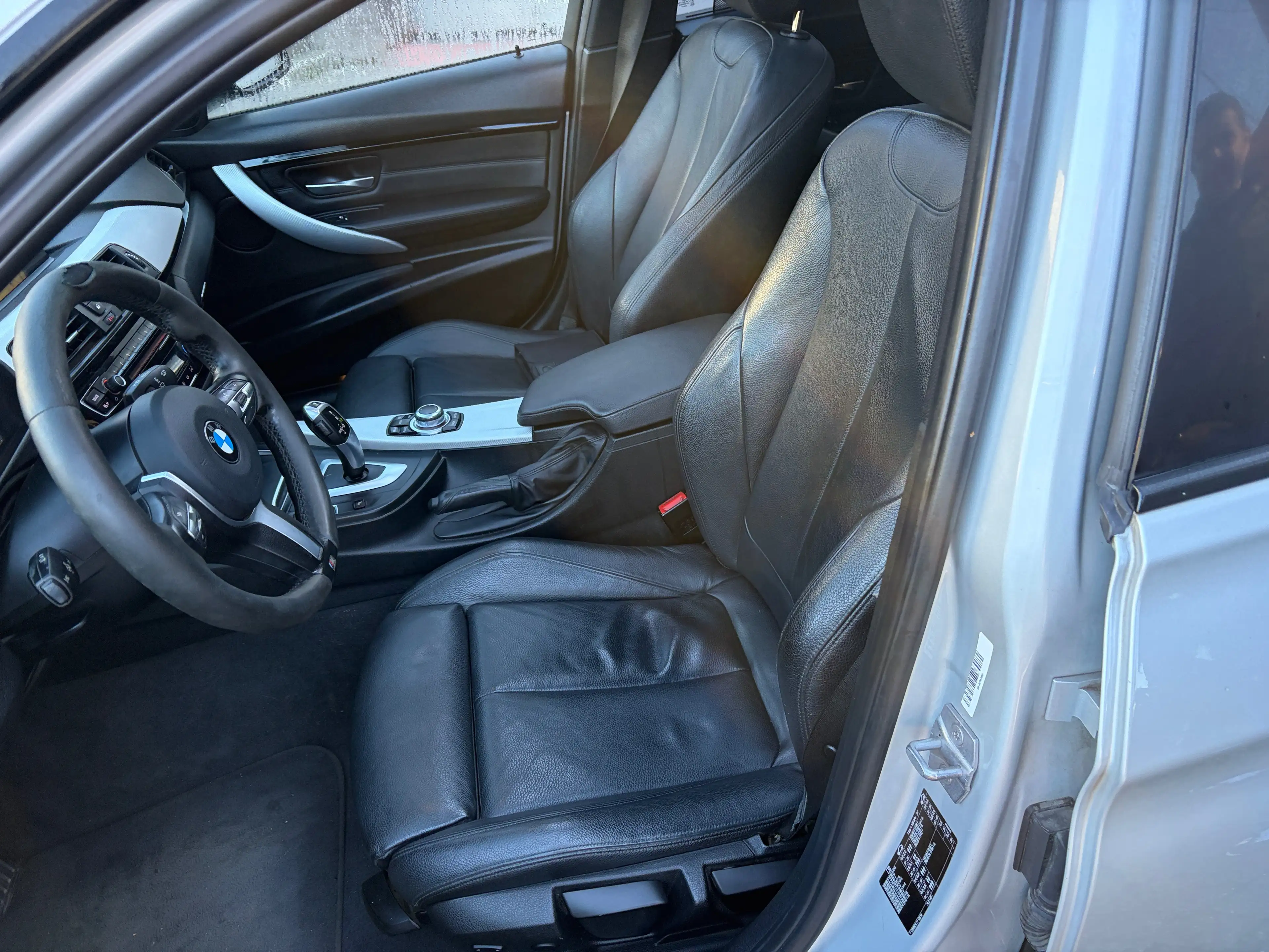 BMW 318 Touring 318 dA pack m — photo 7