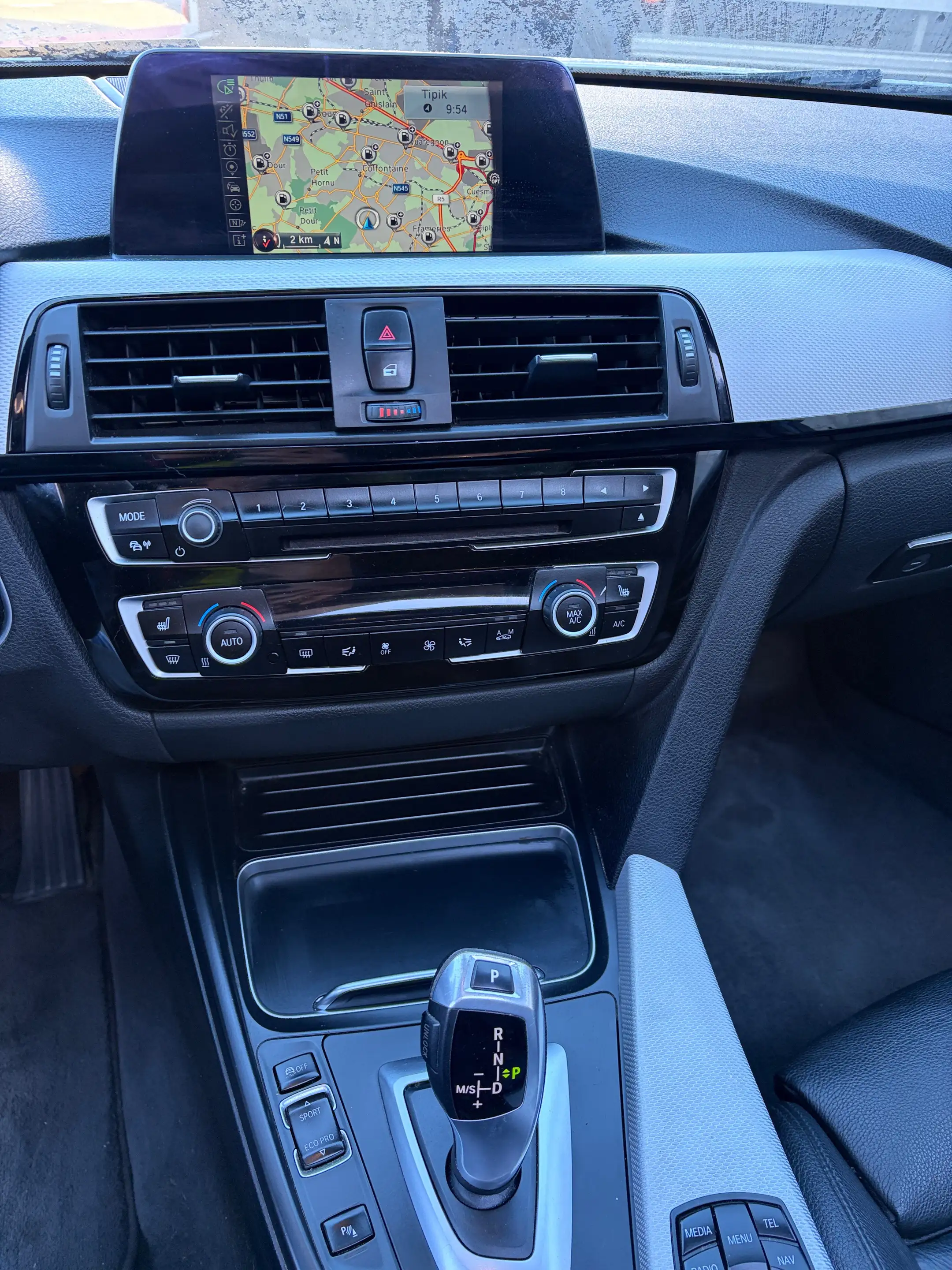 BMW 318 Touring 318 dA pack m — photo 9