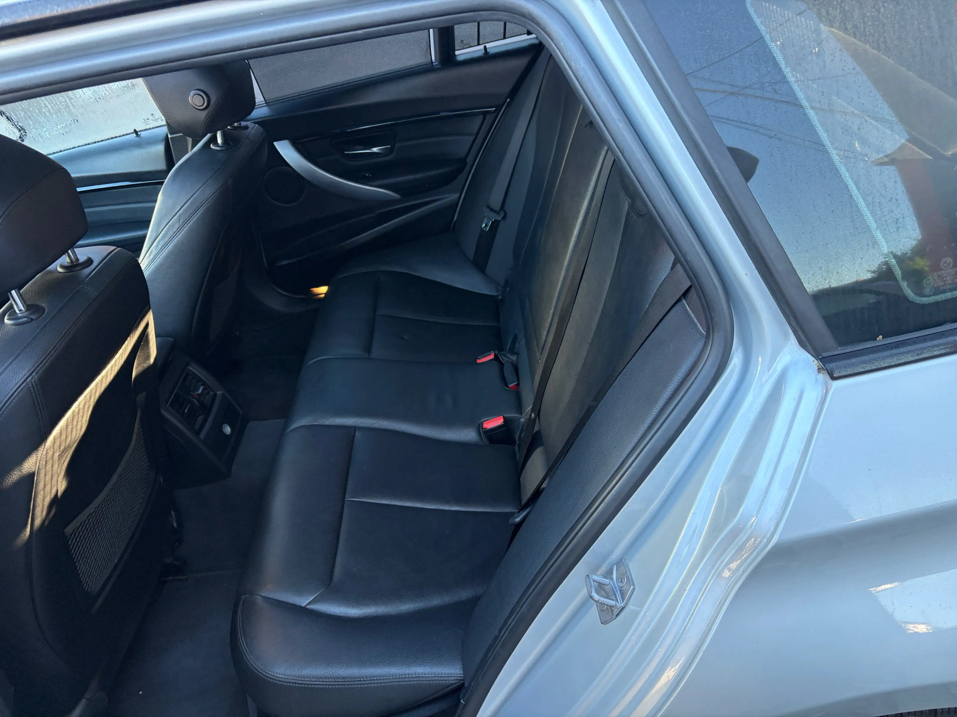 BMW 318 Touring 318 dA pack m — photo 8