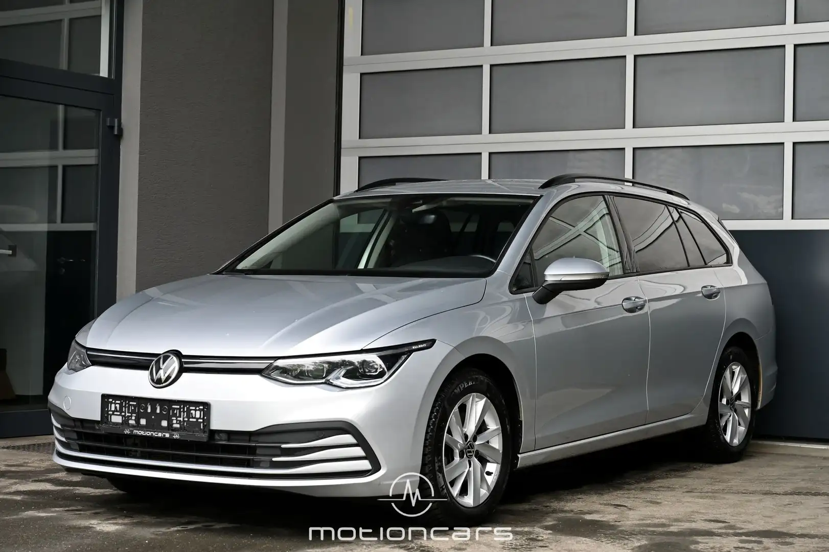 Volkswagen Golf VIII Variant 2.0 TDI Life Pickerl NEU Silber - 1