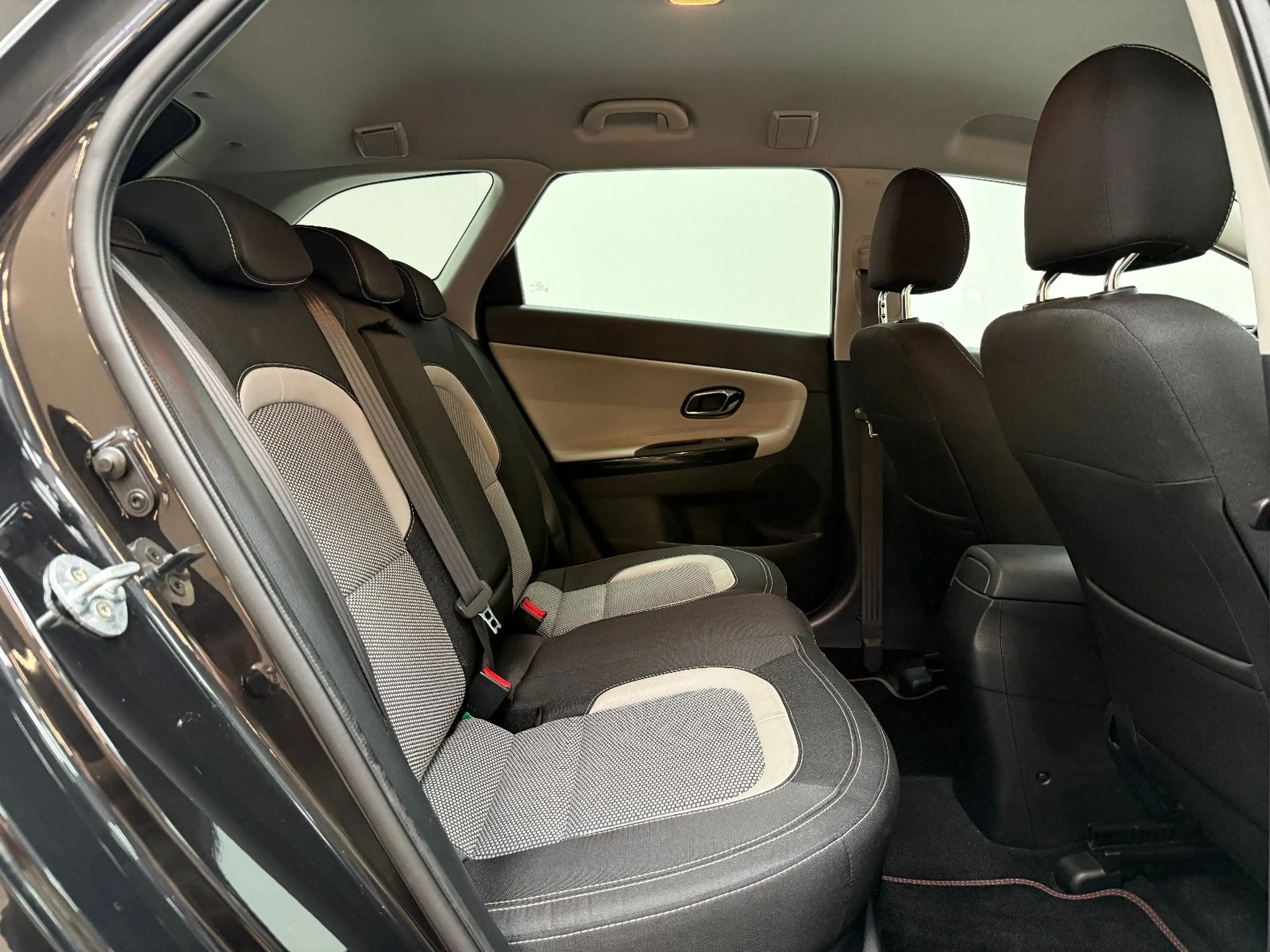 Kia Ceed SW / cee'd SW Attract KAMERA / AHK / NAVI — photo 14