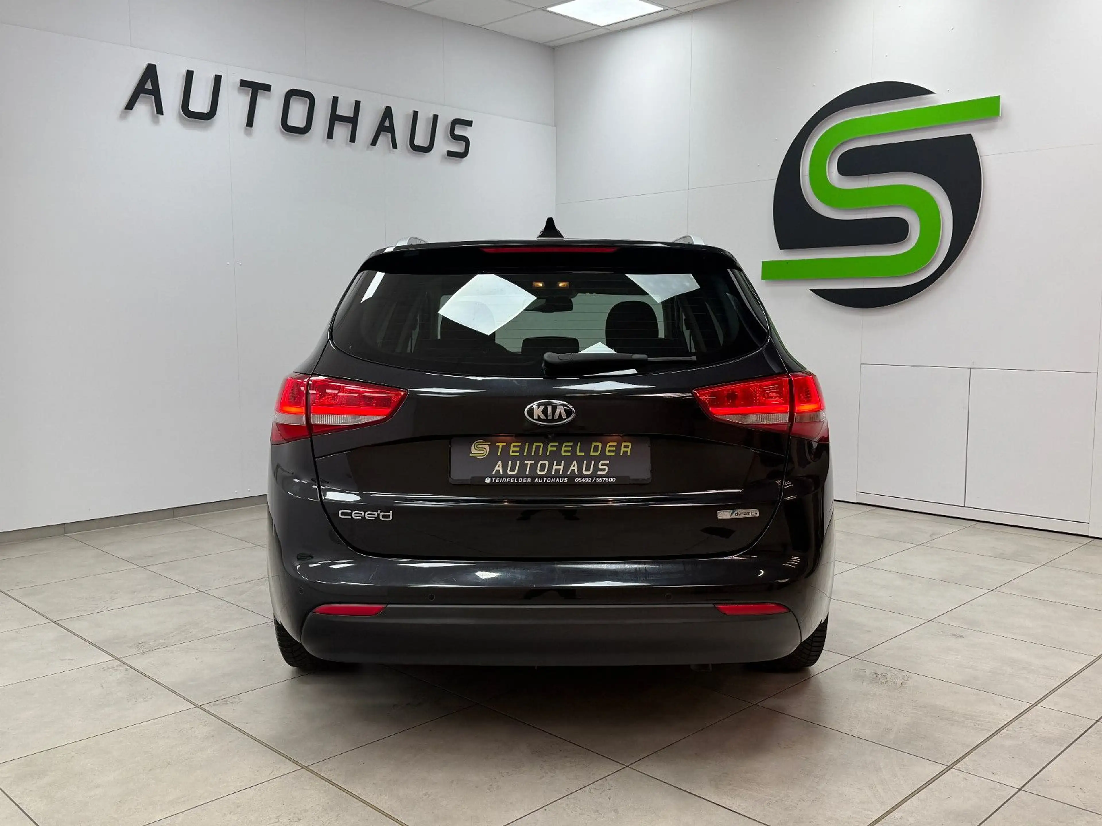 Kia Ceed SW / cee'd SW Attract KAMERA / AHK / NAVI — photo 6