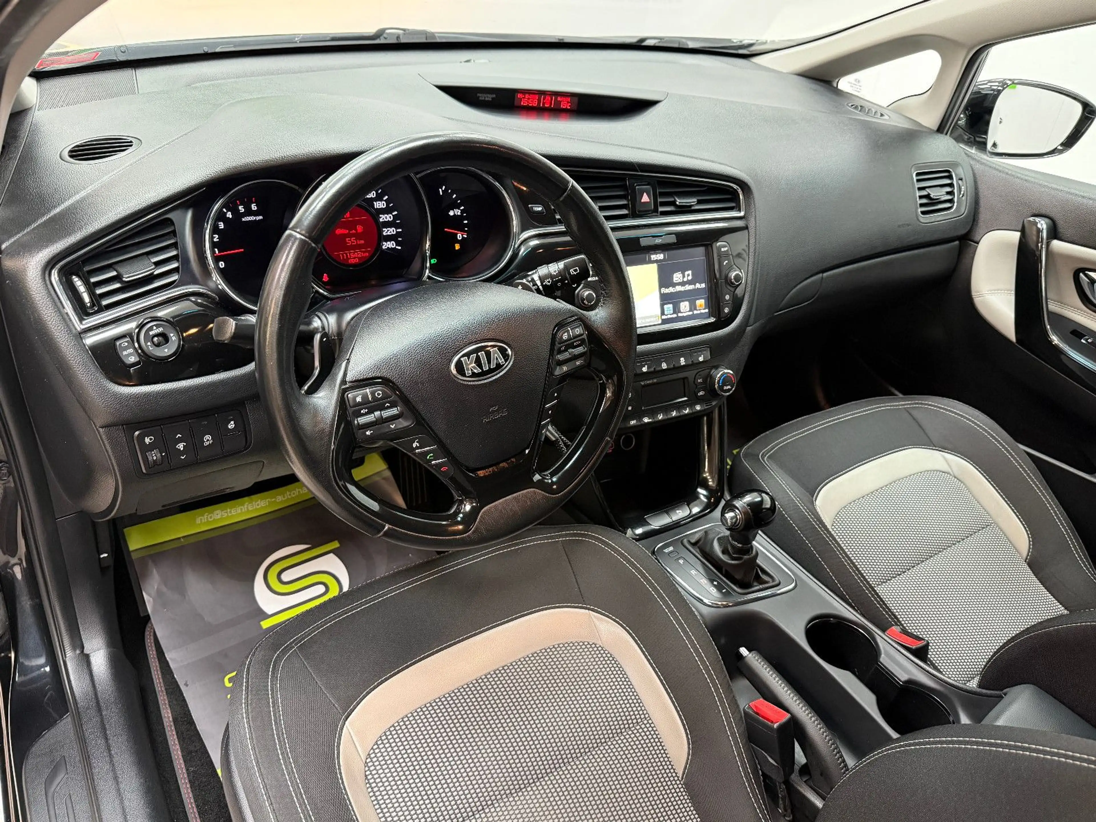 Kia Ceed SW / cee'd SW Attract KAMERA / AHK / NAVI — photo 9