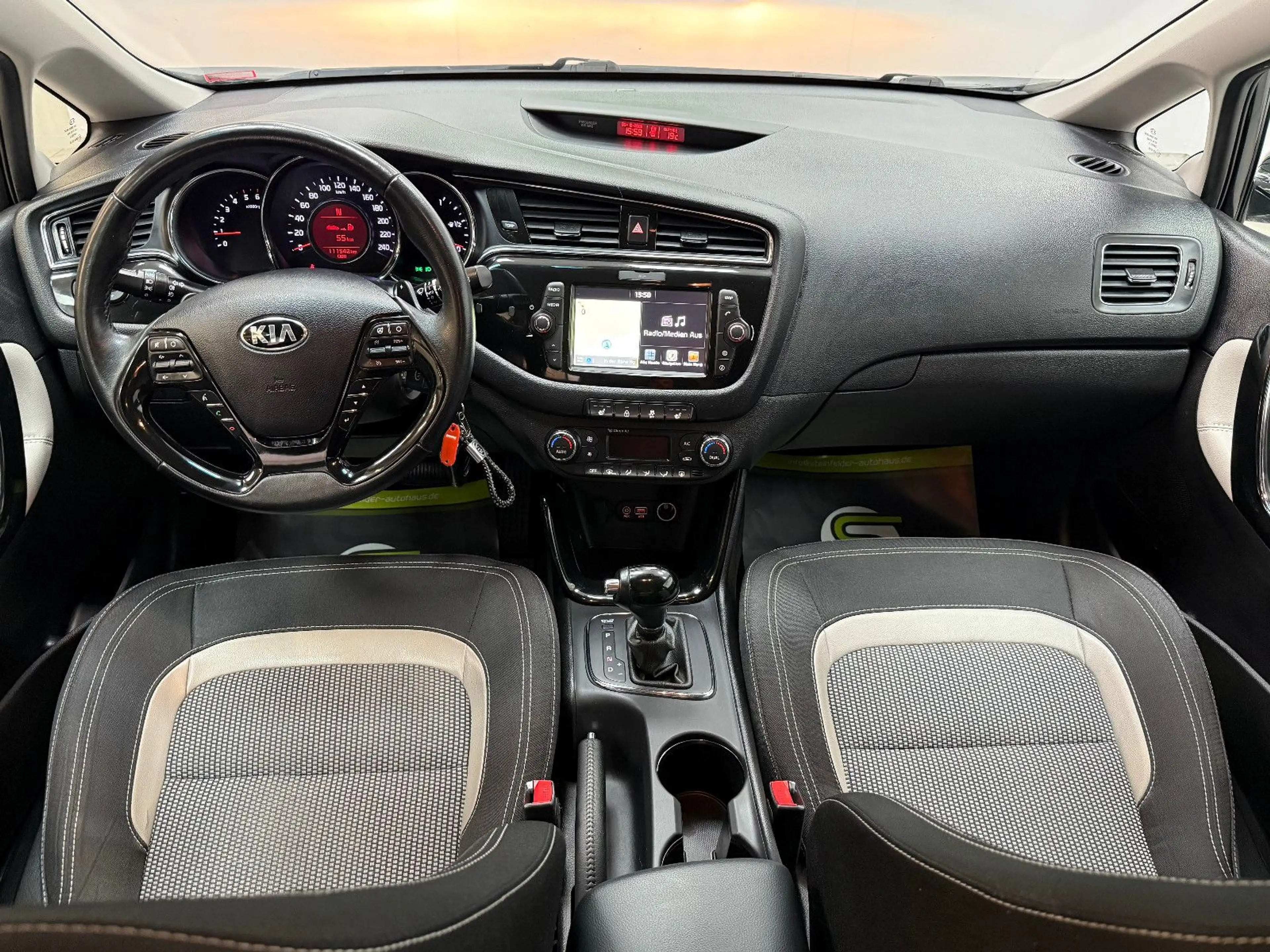 Kia Ceed SW / cee'd SW Attract KAMERA / AHK / NAVI — photo 15
