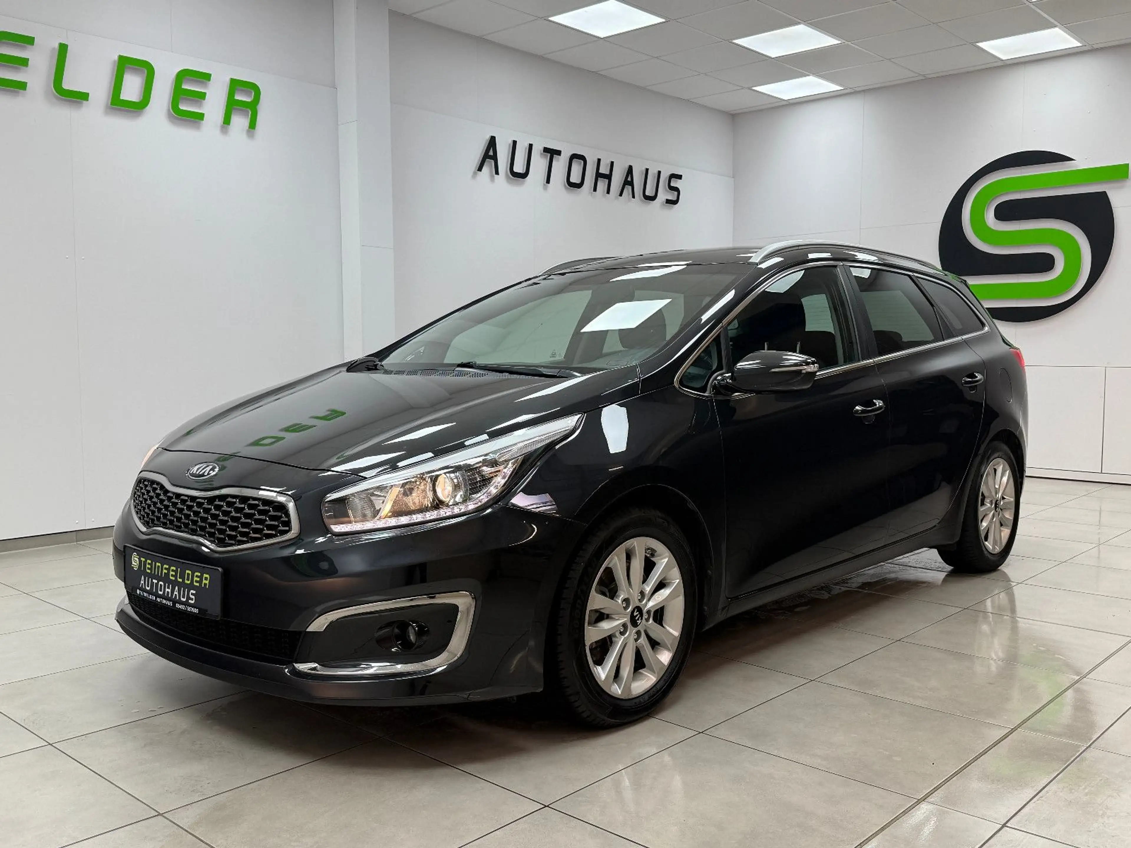 Kia Ceed SW / cee'd SW Attract KAMERA / AHK / NAVI — photo 3