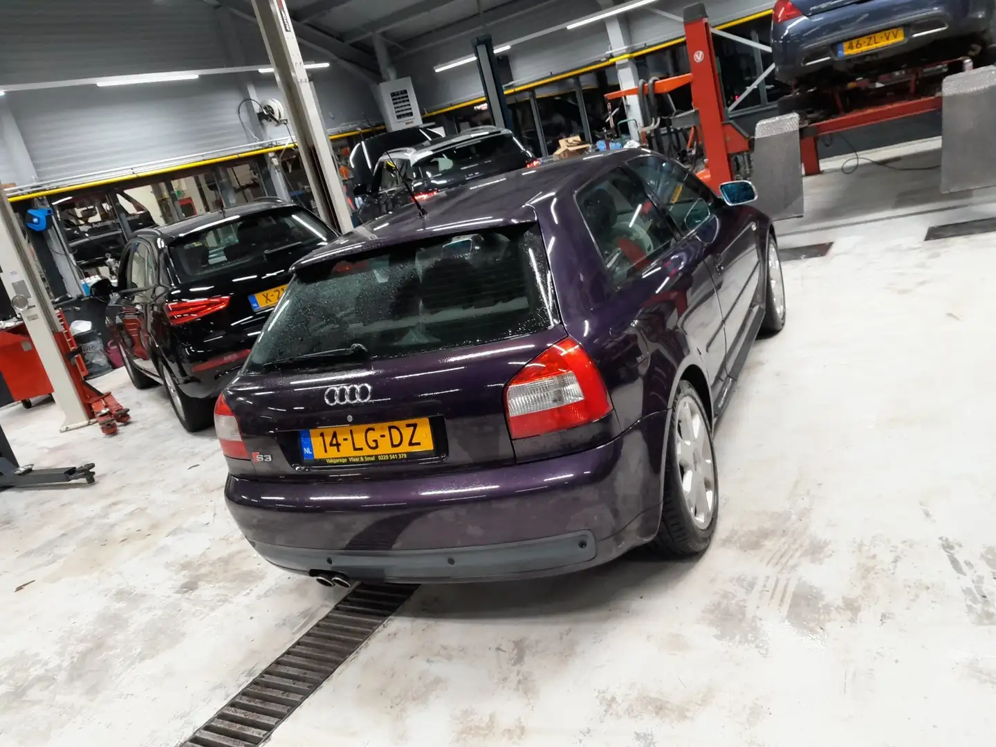 Audi S3 1.8 T quattro Фіолетовий - 2