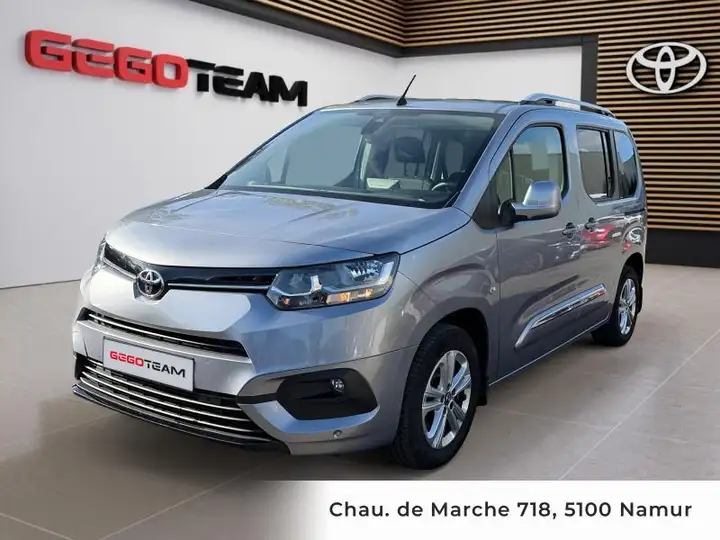 Toyota Verso MPV