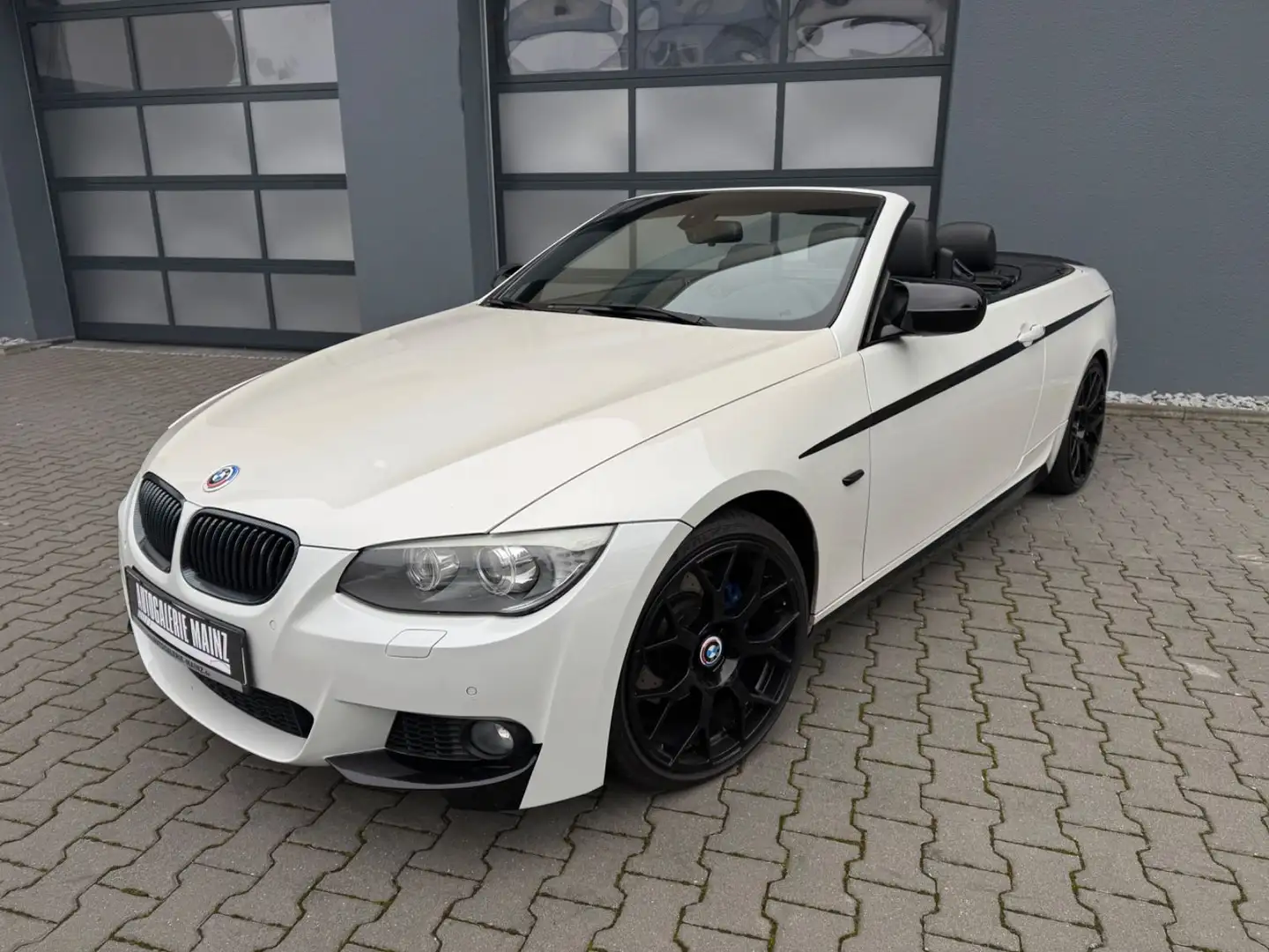 BMW 330 d Cabrio White - 1