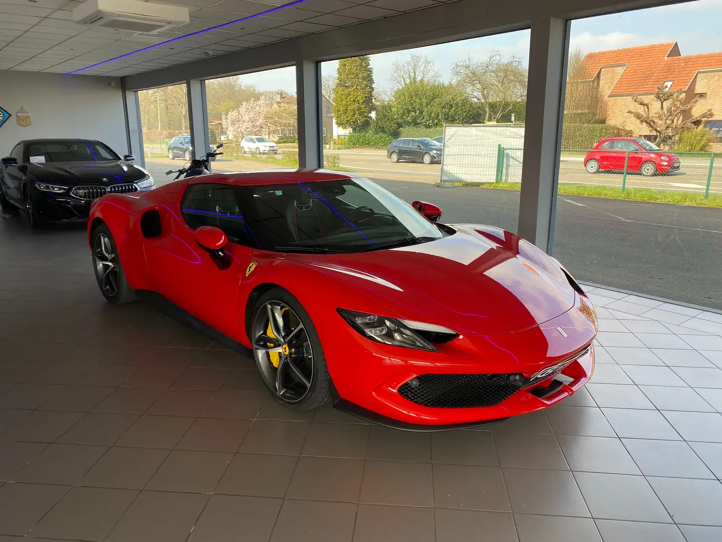 Ferrari 296 GTB 3.0 V6 PHEV 3.000 Km Rojo - 2