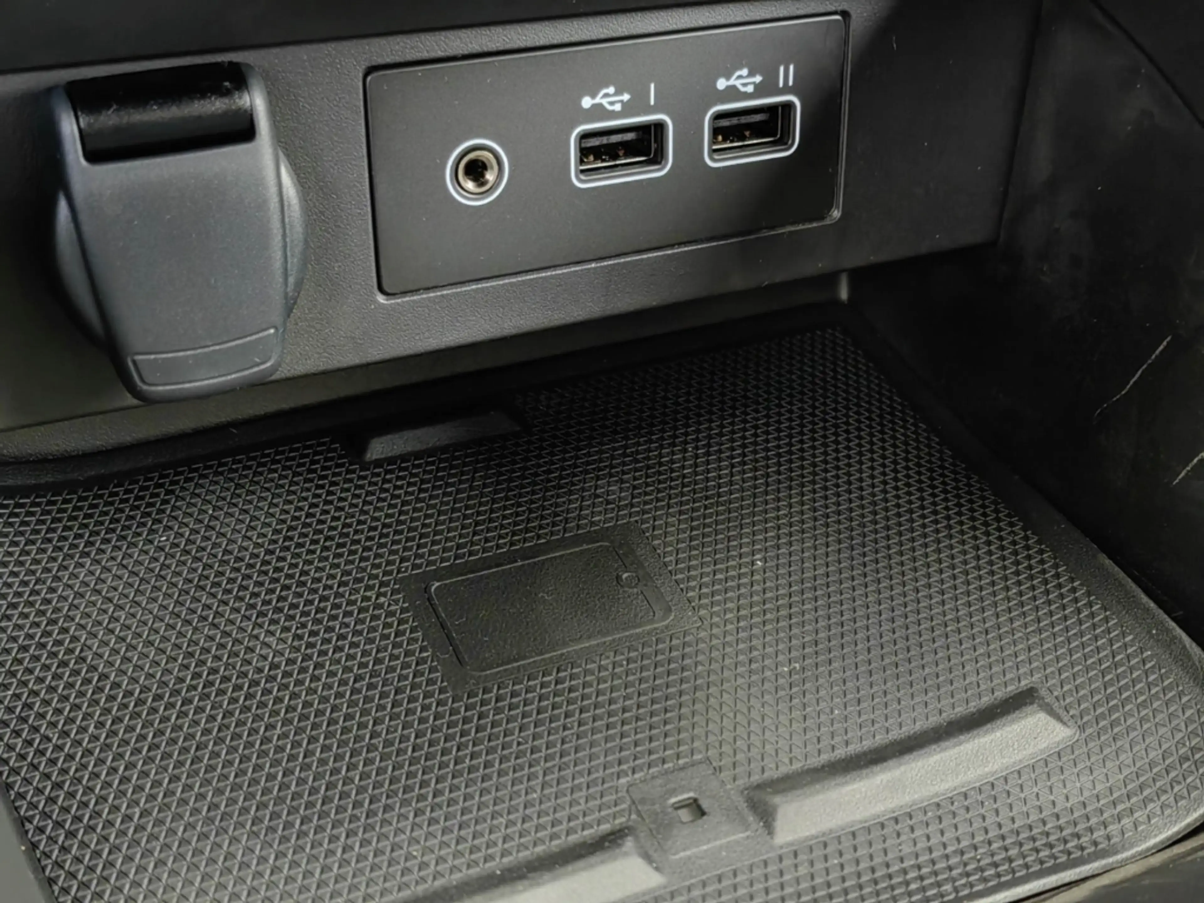 Mitsubishi Colt PLUS 1,0 LED Sitzheiz Lenkradheiz Kamera — photo 13