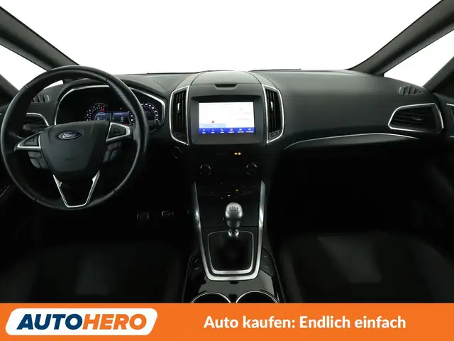 Ford S-Max view 12
